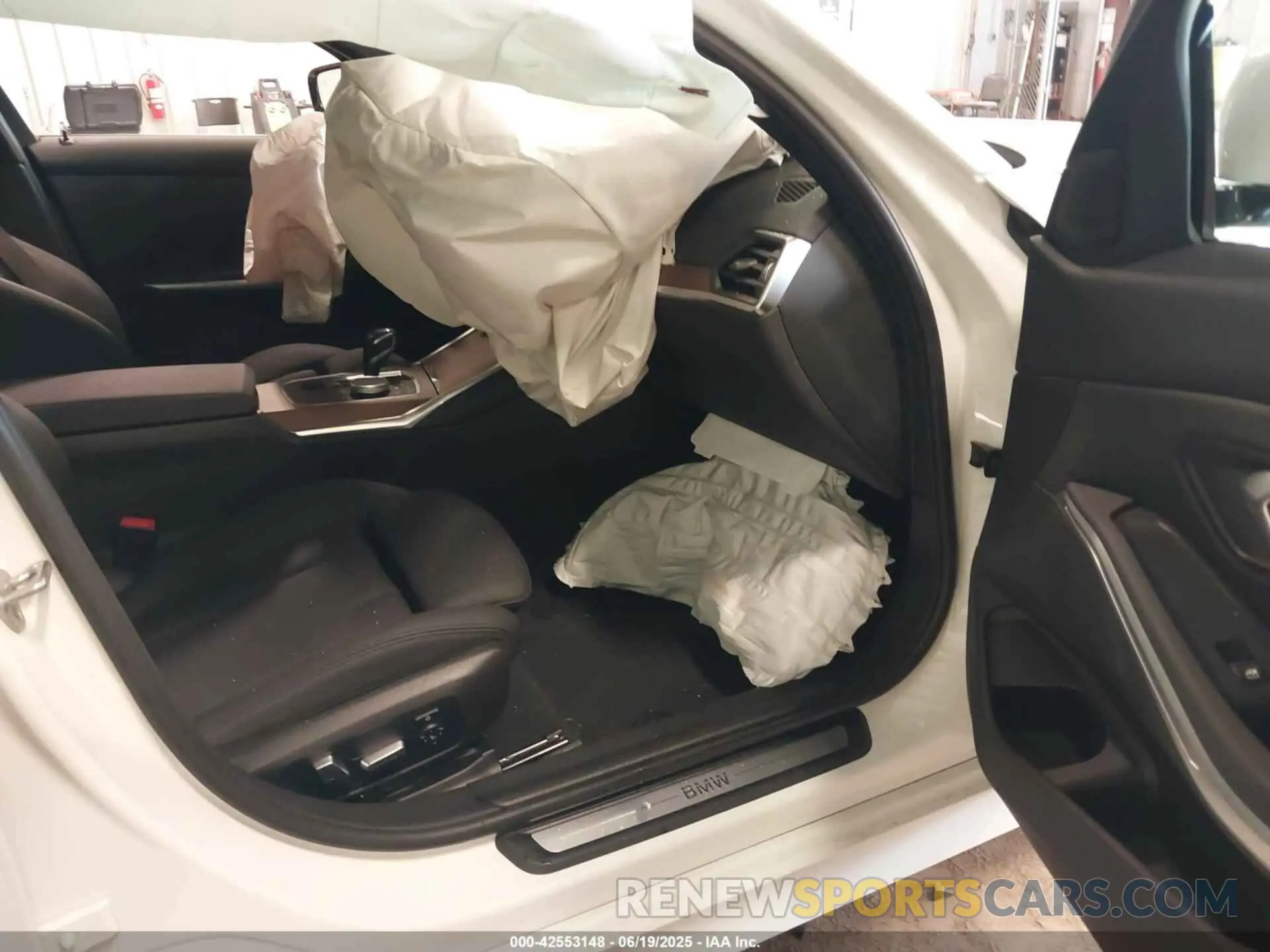 5 Photograph of a damaged car 3MW5R7J08M8B81988 BMW 330I 2021