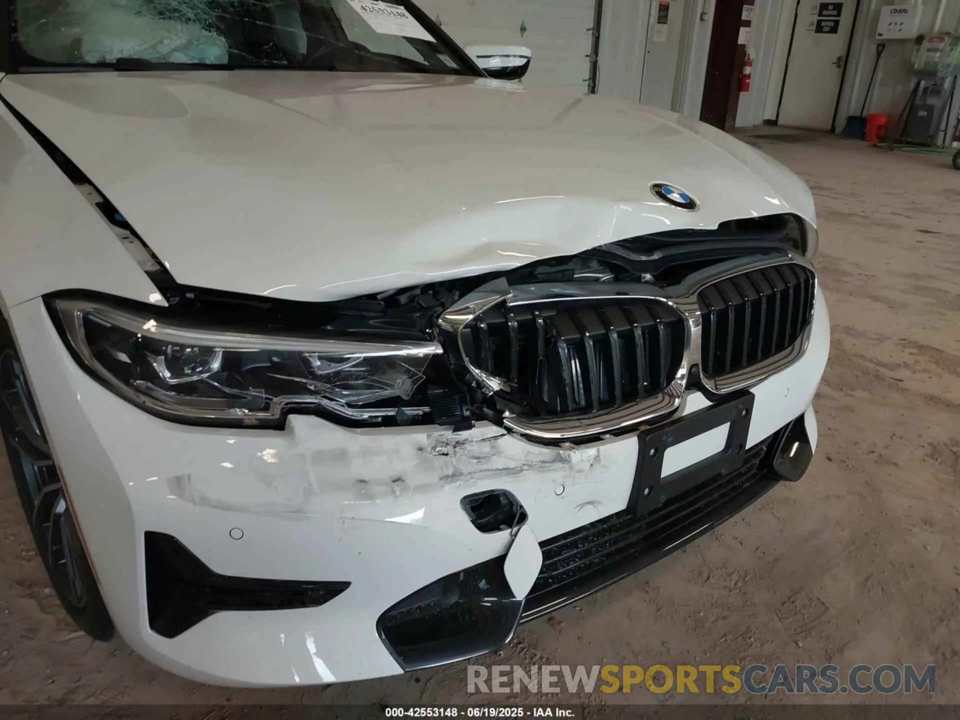 6 Photograph of a damaged car 3MW5R7J08M8B81988 BMW 330I 2021