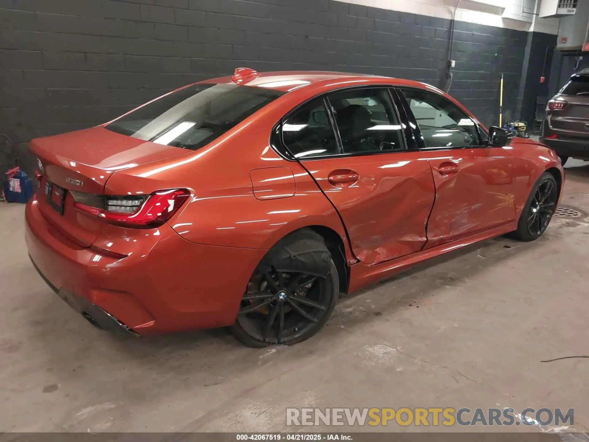 4 Photograph of a damaged car 3MW5R7J08M8B83479 BMW 330I 2021