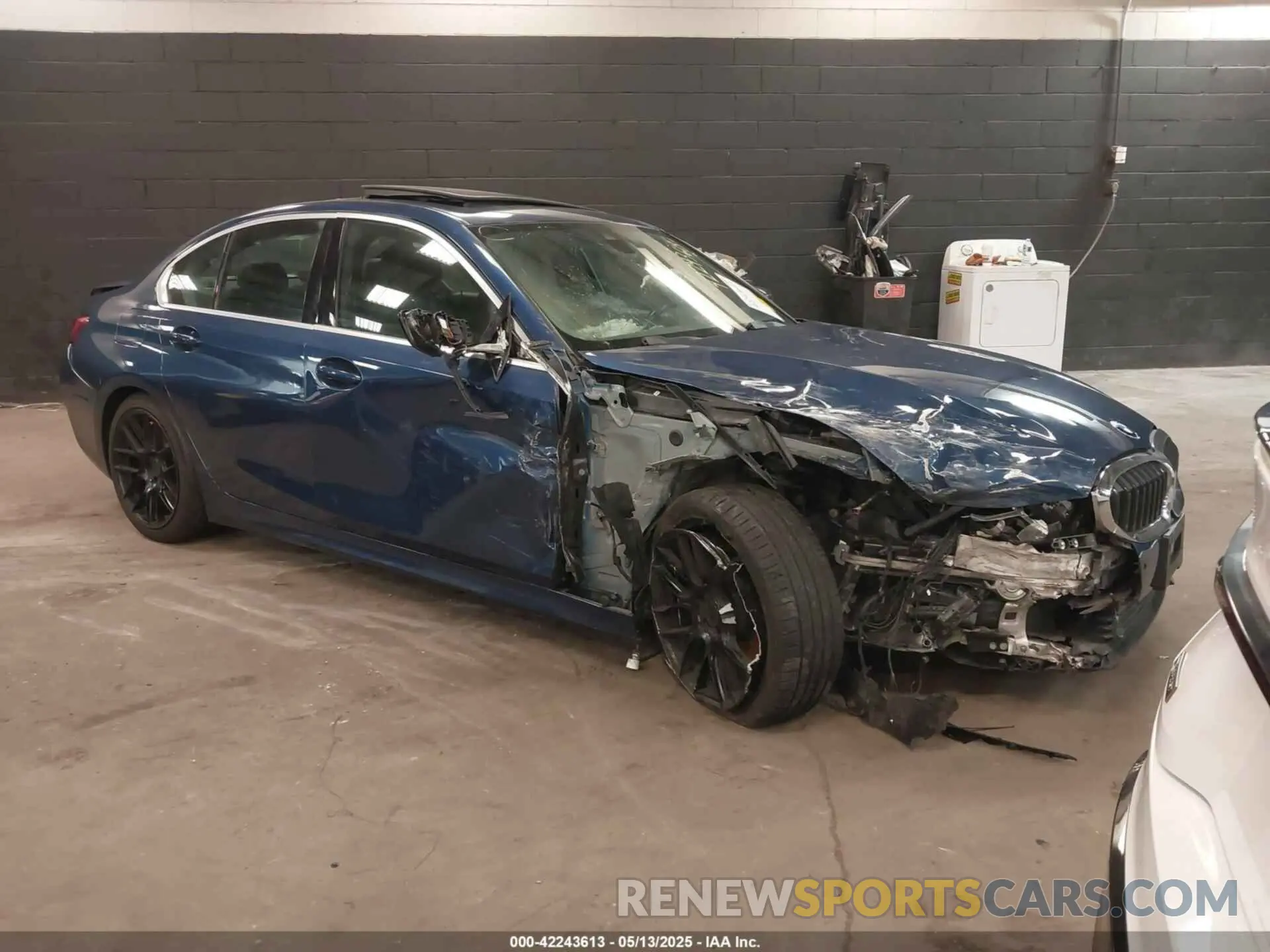 1 Photograph of a damaged car 3MW5R7J09M8B53858 BMW 330I 2021