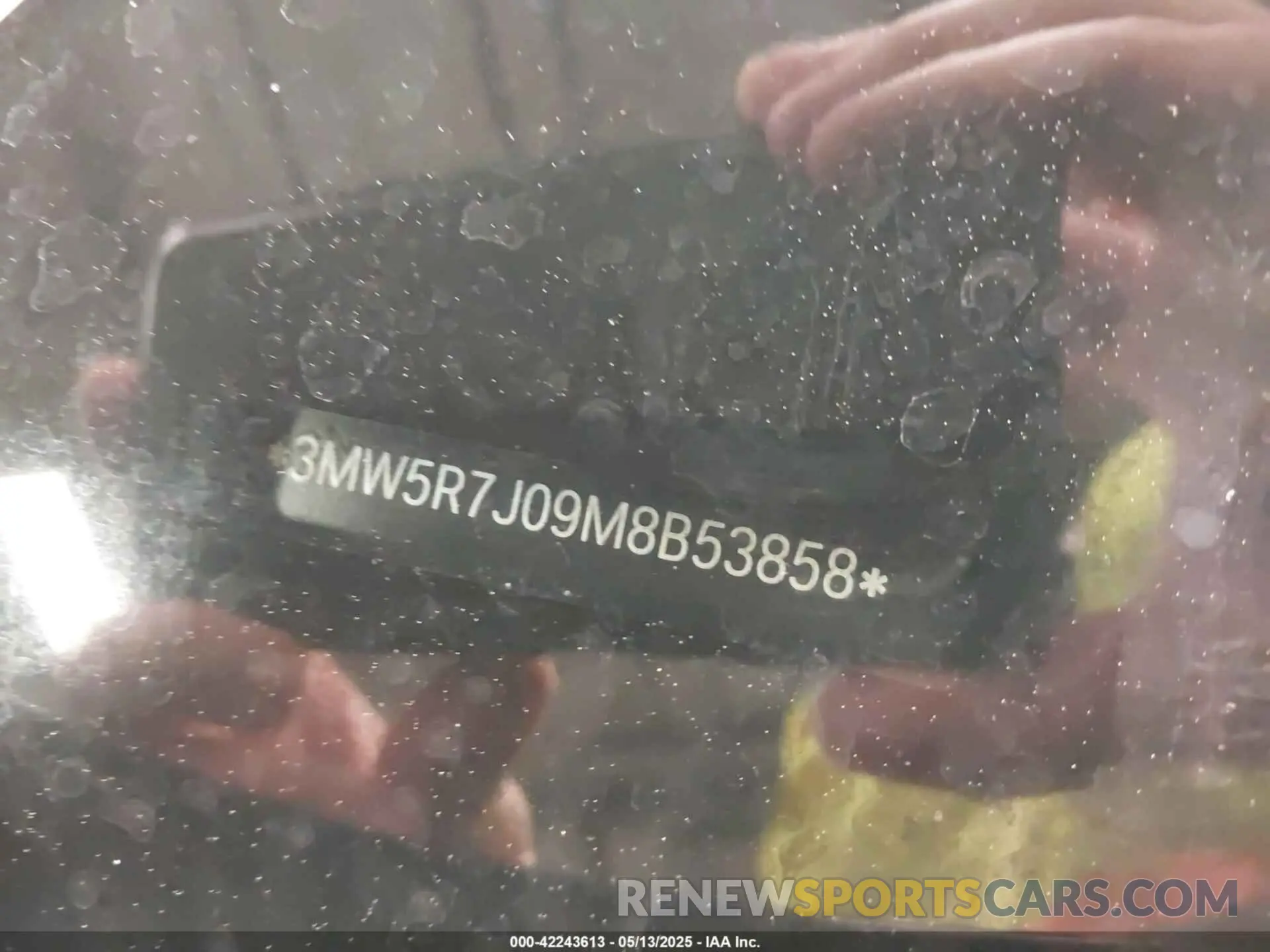 17 Photograph of a damaged car 3MW5R7J09M8B53858 BMW 330I 2021
