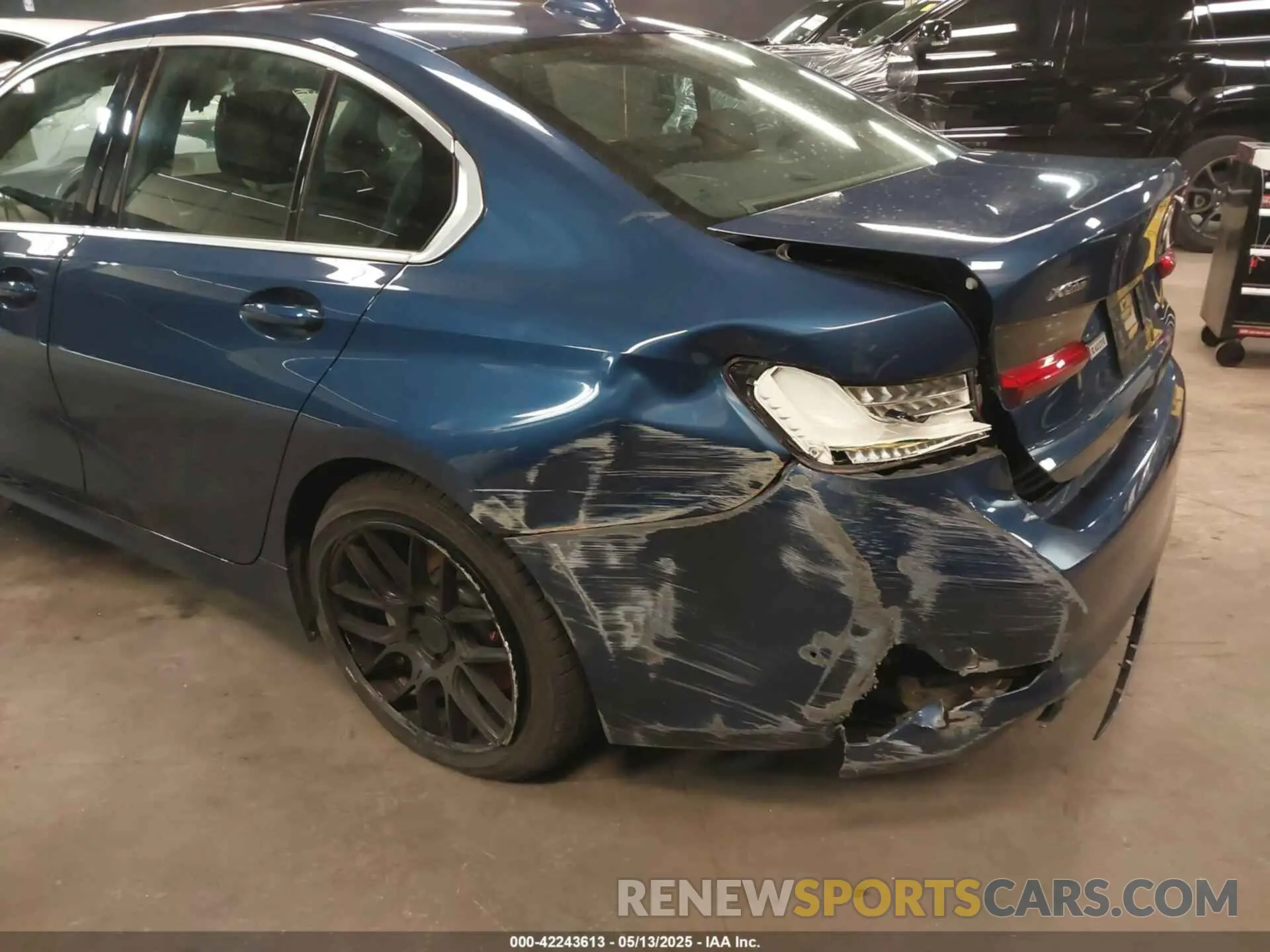 19 Photograph of a damaged car 3MW5R7J09M8B53858 BMW 330I 2021
