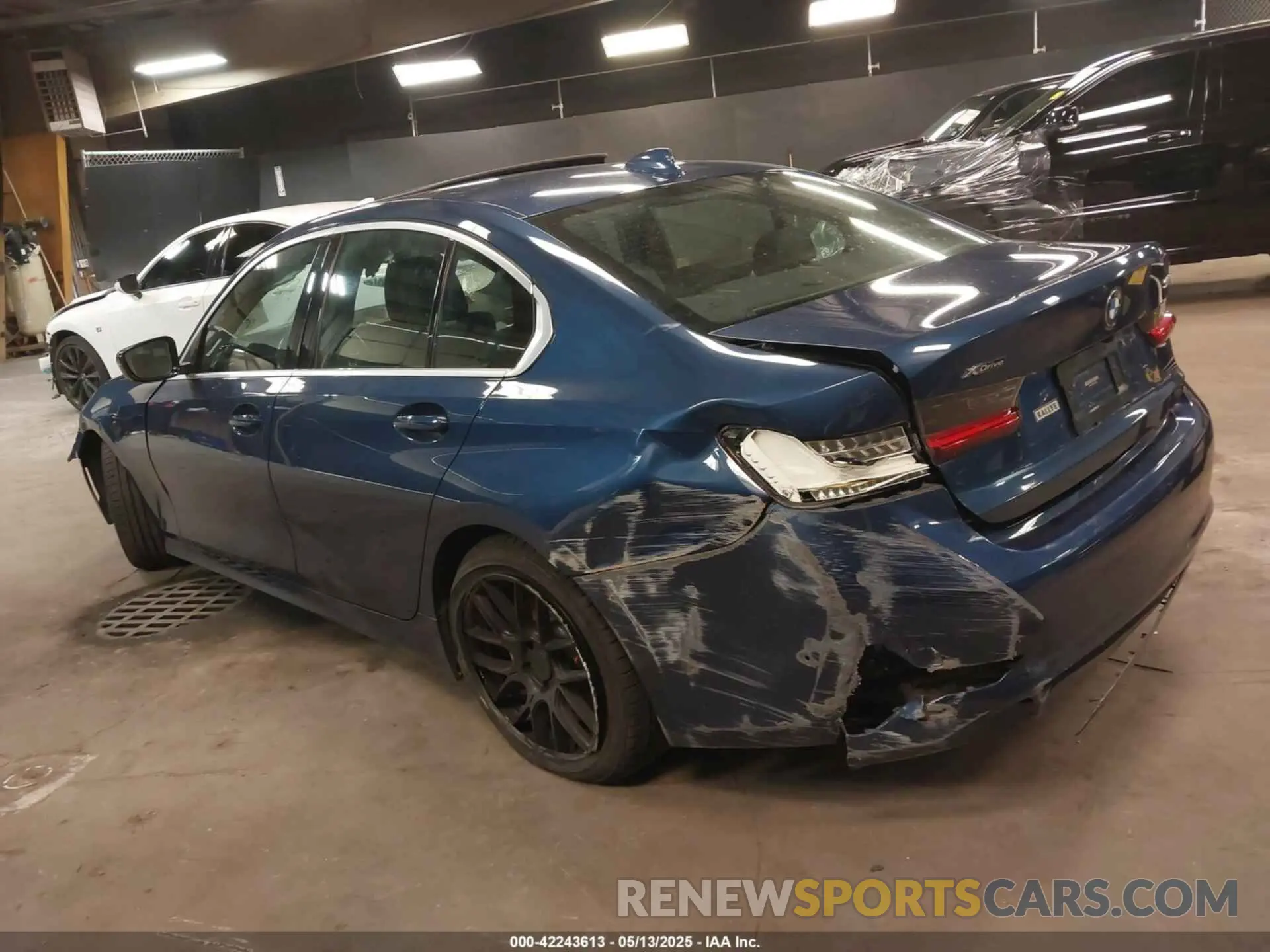 3 Photograph of a damaged car 3MW5R7J09M8B53858 BMW 330I 2021