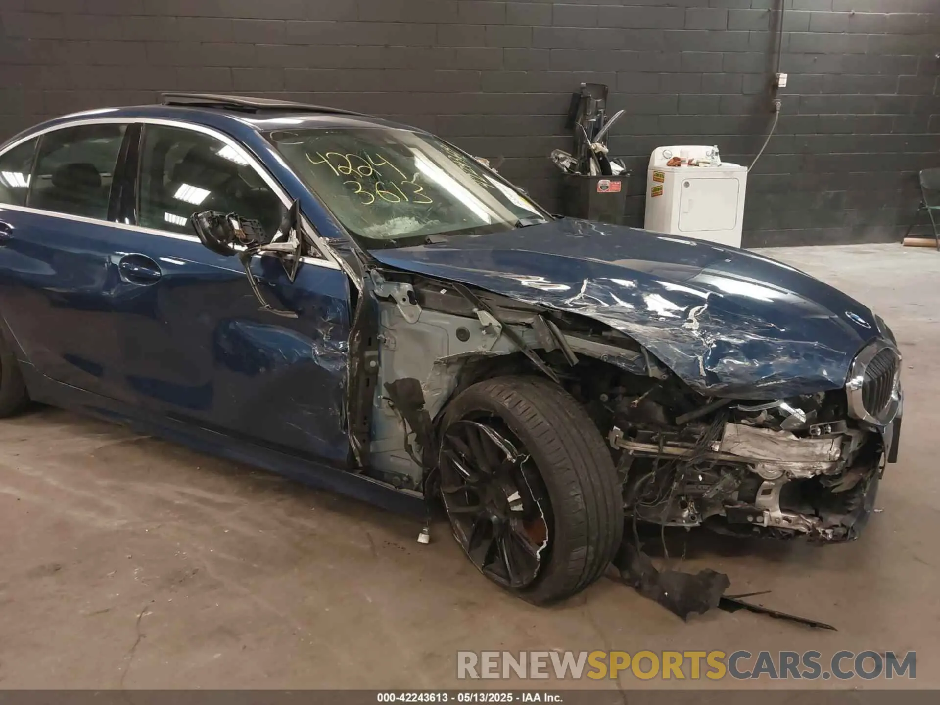6 Photograph of a damaged car 3MW5R7J09M8B53858 BMW 330I 2021