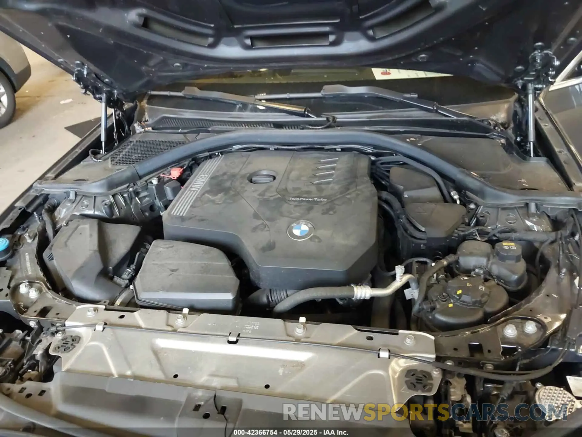 10 Photograph of a damaged car 3MW5R7J09M8C00676 BMW 330I 2021
