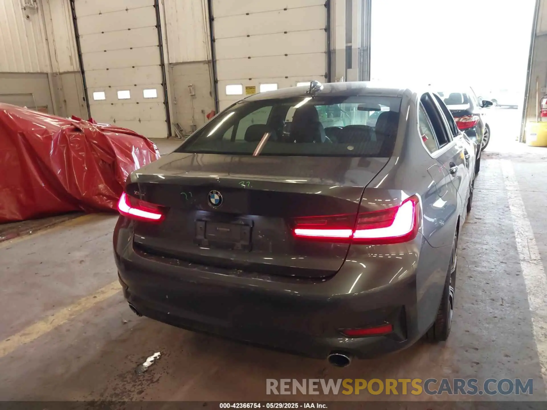 17 Photograph of a damaged car 3MW5R7J09M8C00676 BMW 330I 2021