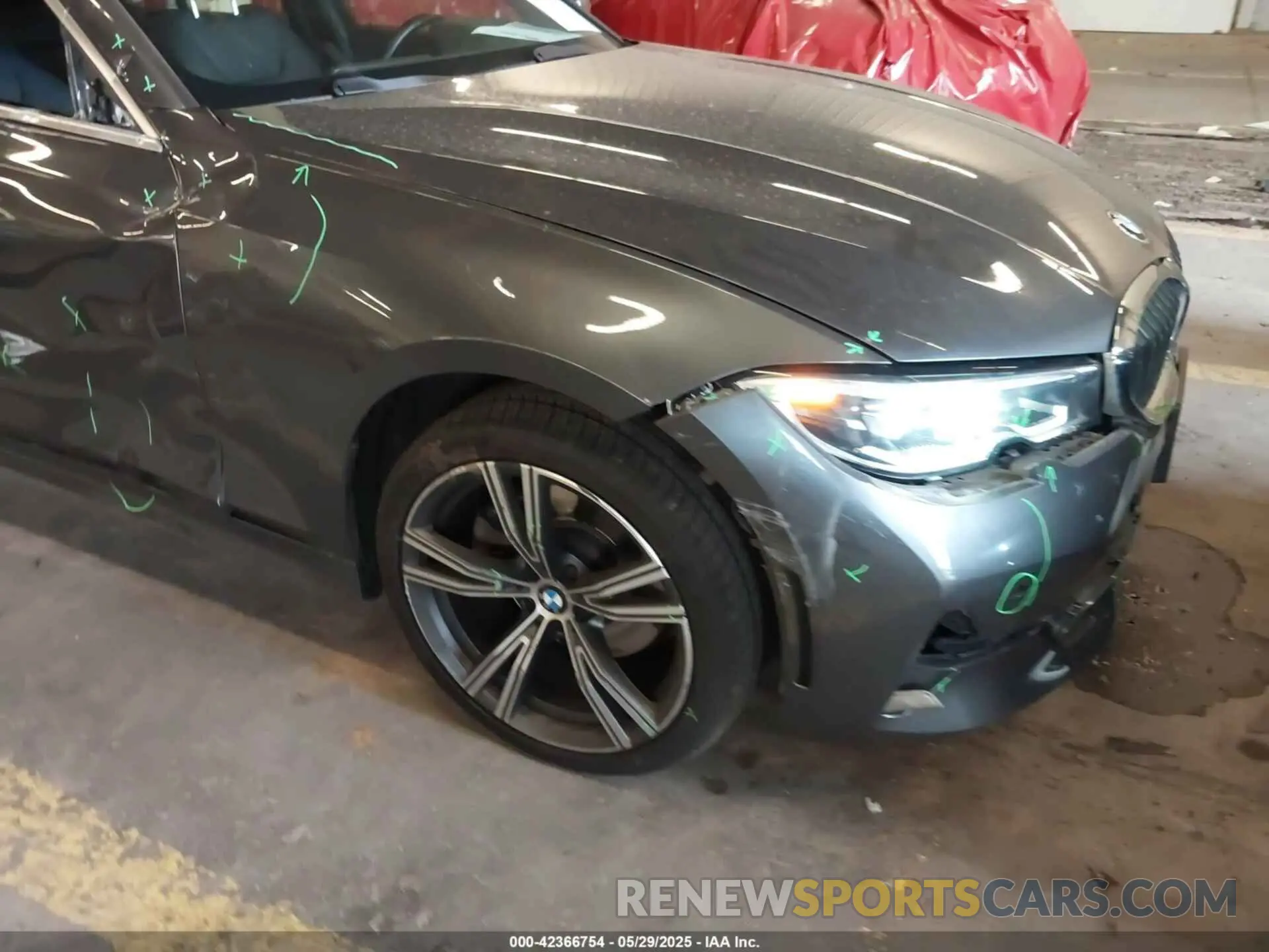 19 Photograph of a damaged car 3MW5R7J09M8C00676 BMW 330I 2021
