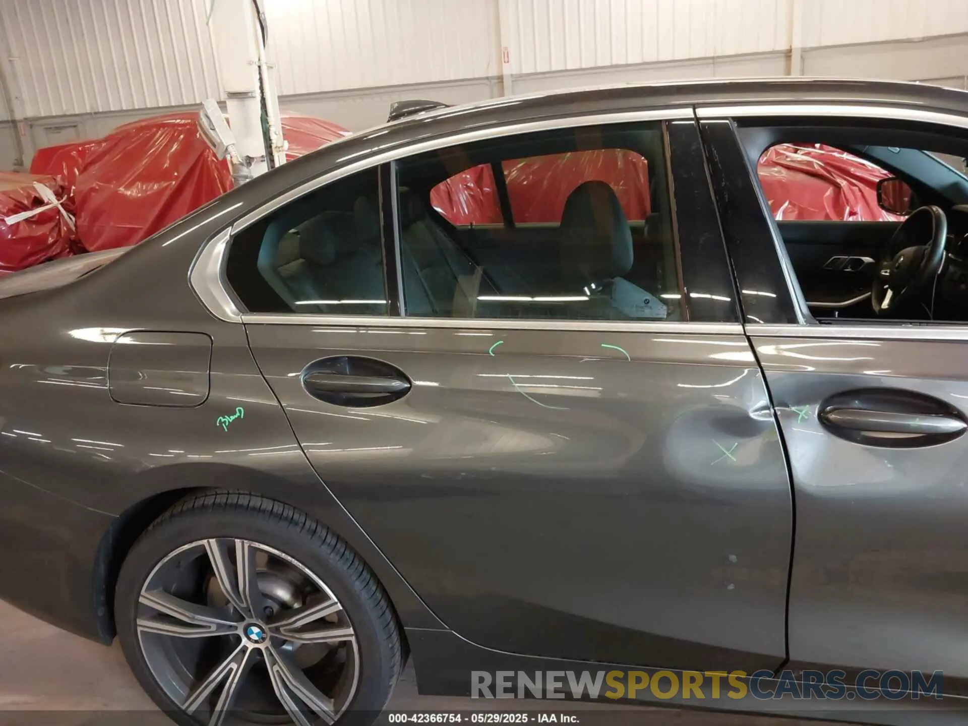 22 Photograph of a damaged car 3MW5R7J09M8C00676 BMW 330I 2021