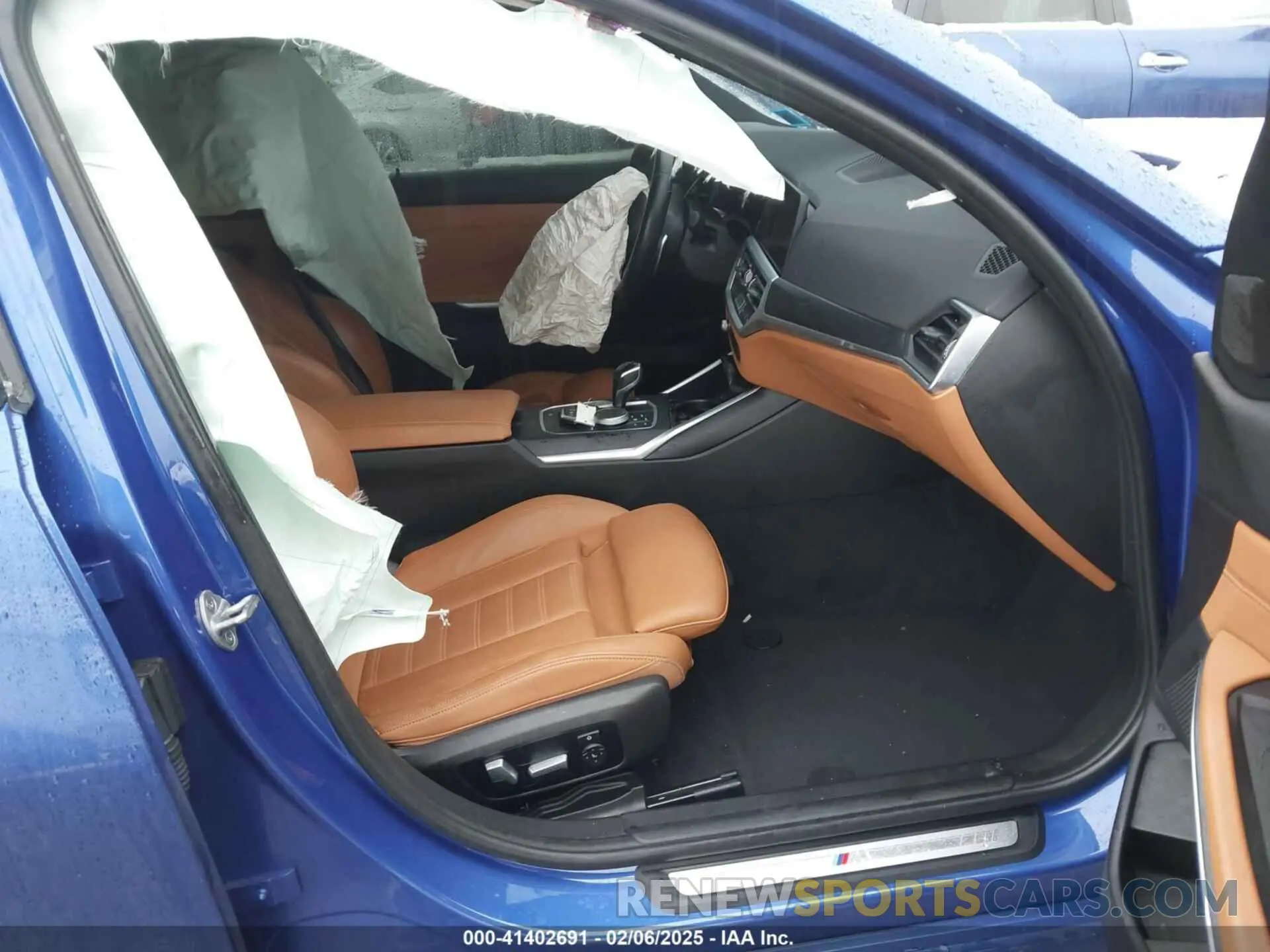 5 Photograph of a damaged car 3MW5R7J0XM8B72564 BMW 330I 2021