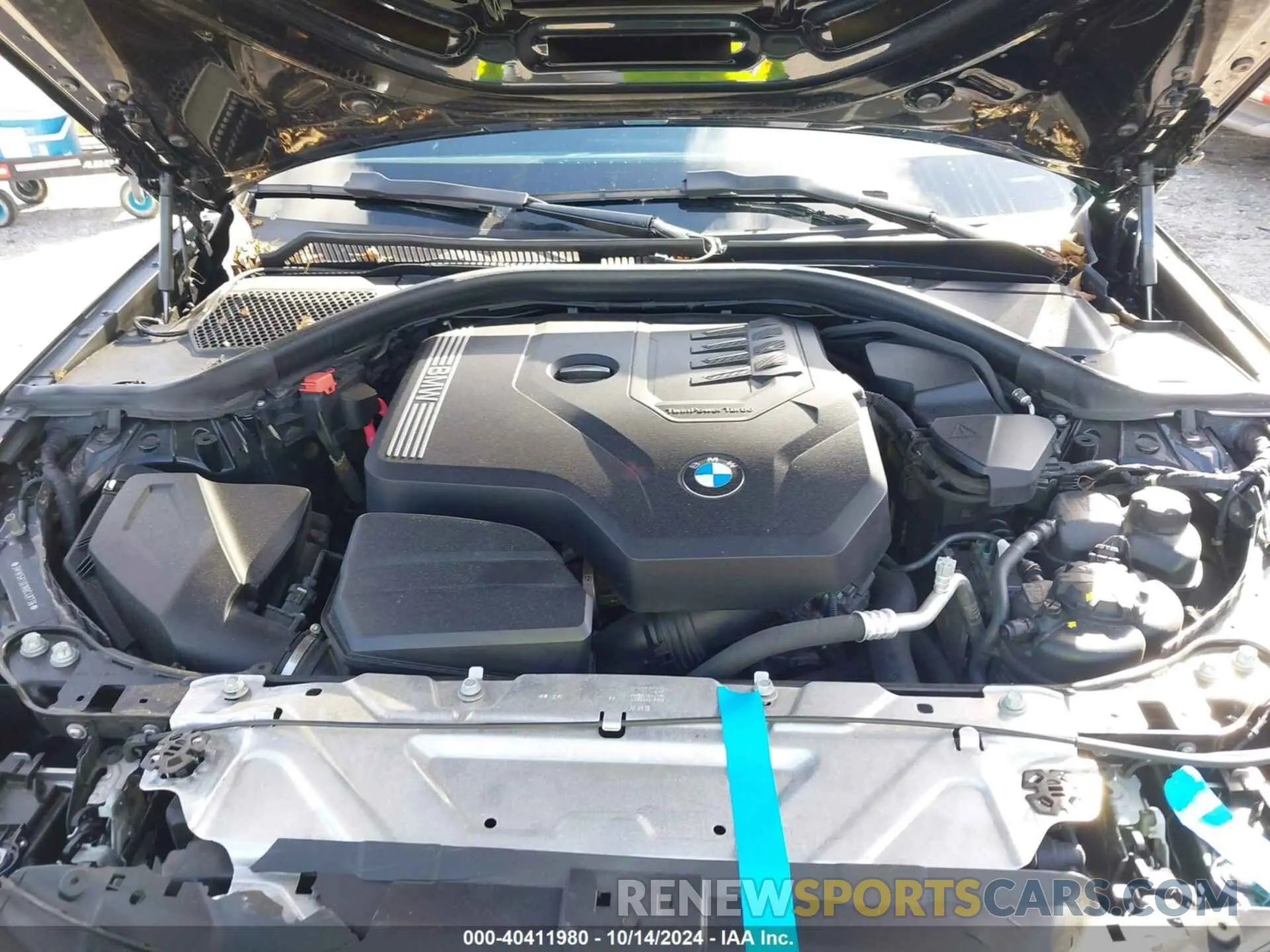 10 Photograph of a damaged car 3MW5R1J01N8C48736 BMW 330I 2022