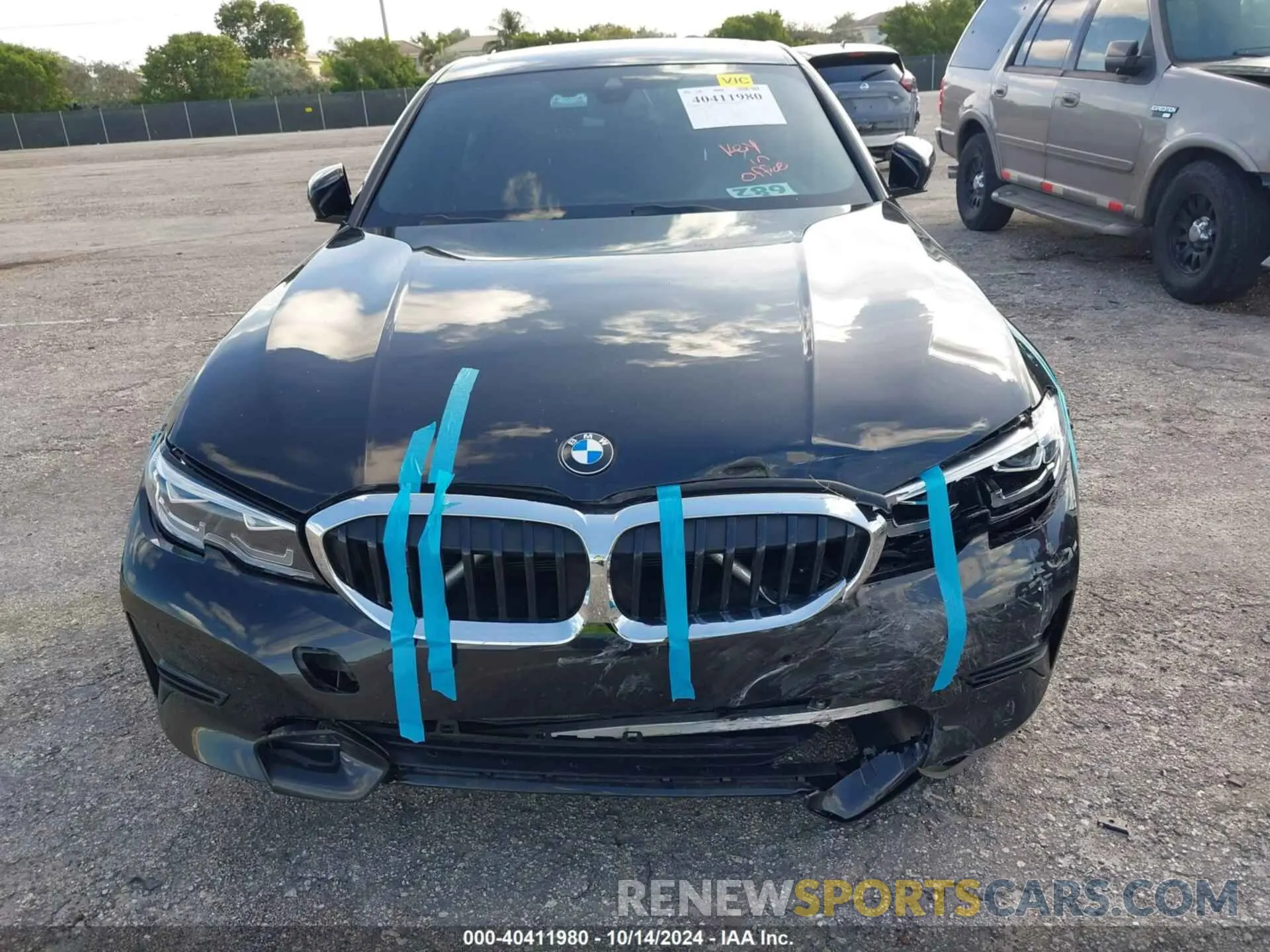 6 Photograph of a damaged car 3MW5R1J01N8C48736 BMW 330I 2022