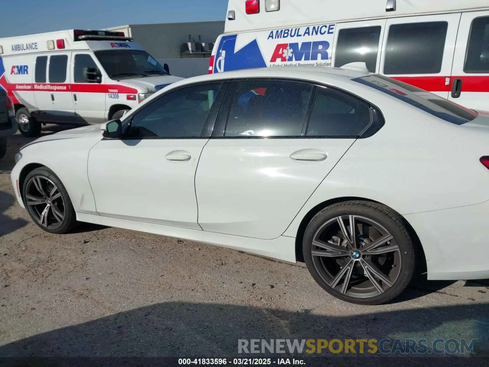 14 Photograph of a damaged car 3MW5R1J01N8C72194 BMW 330I 2022