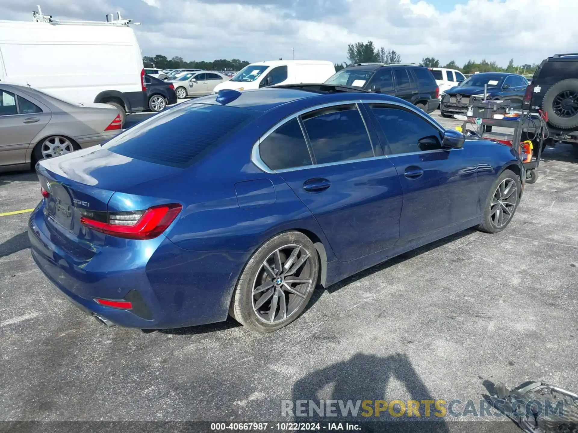 4 Photograph of a damaged car 3MW5R1J02N8C27863 BMW 330I 2022