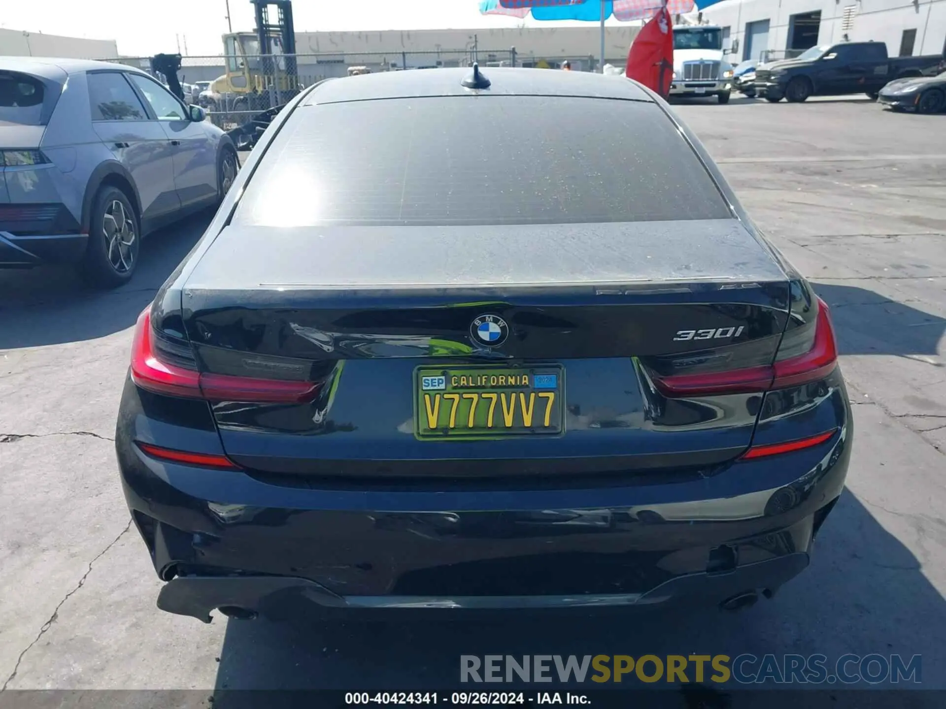 16 Photograph of a damaged car 3MW5R1J03N8C25507 BMW 330I 2022