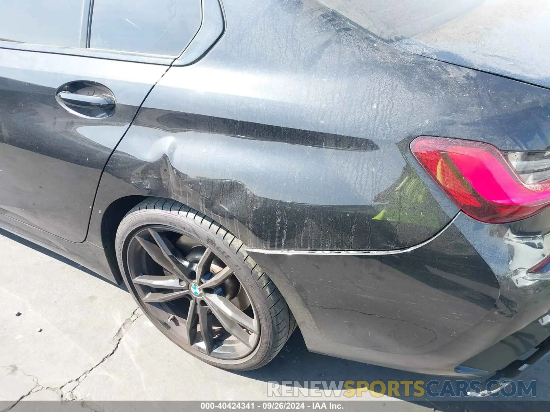 17 Photograph of a damaged car 3MW5R1J03N8C25507 BMW 330I 2022