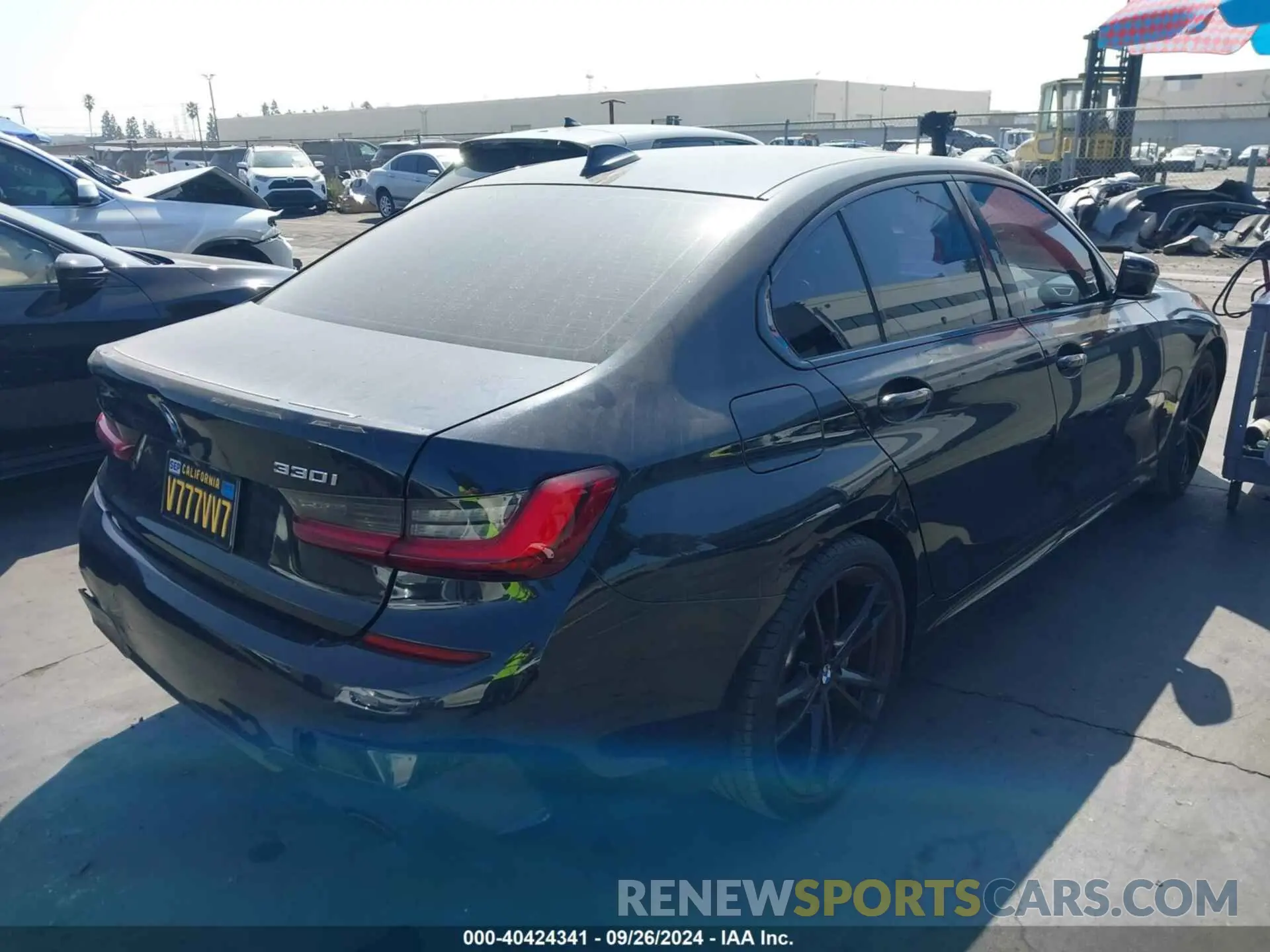 4 Photograph of a damaged car 3MW5R1J03N8C25507 BMW 330I 2022