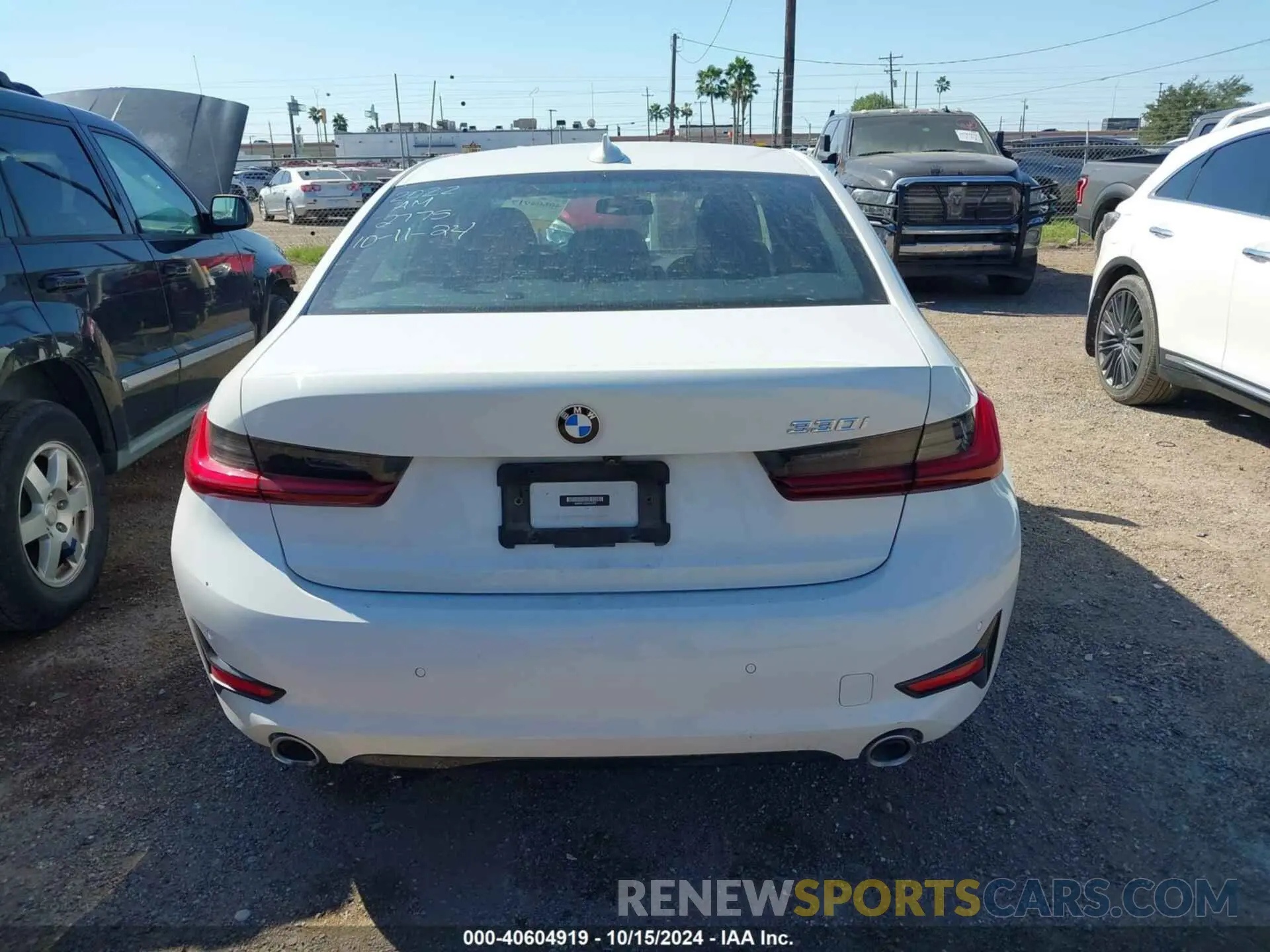 15 Photograph of a damaged car 3MW5R1J03N8C42775 BMW 330I 2022