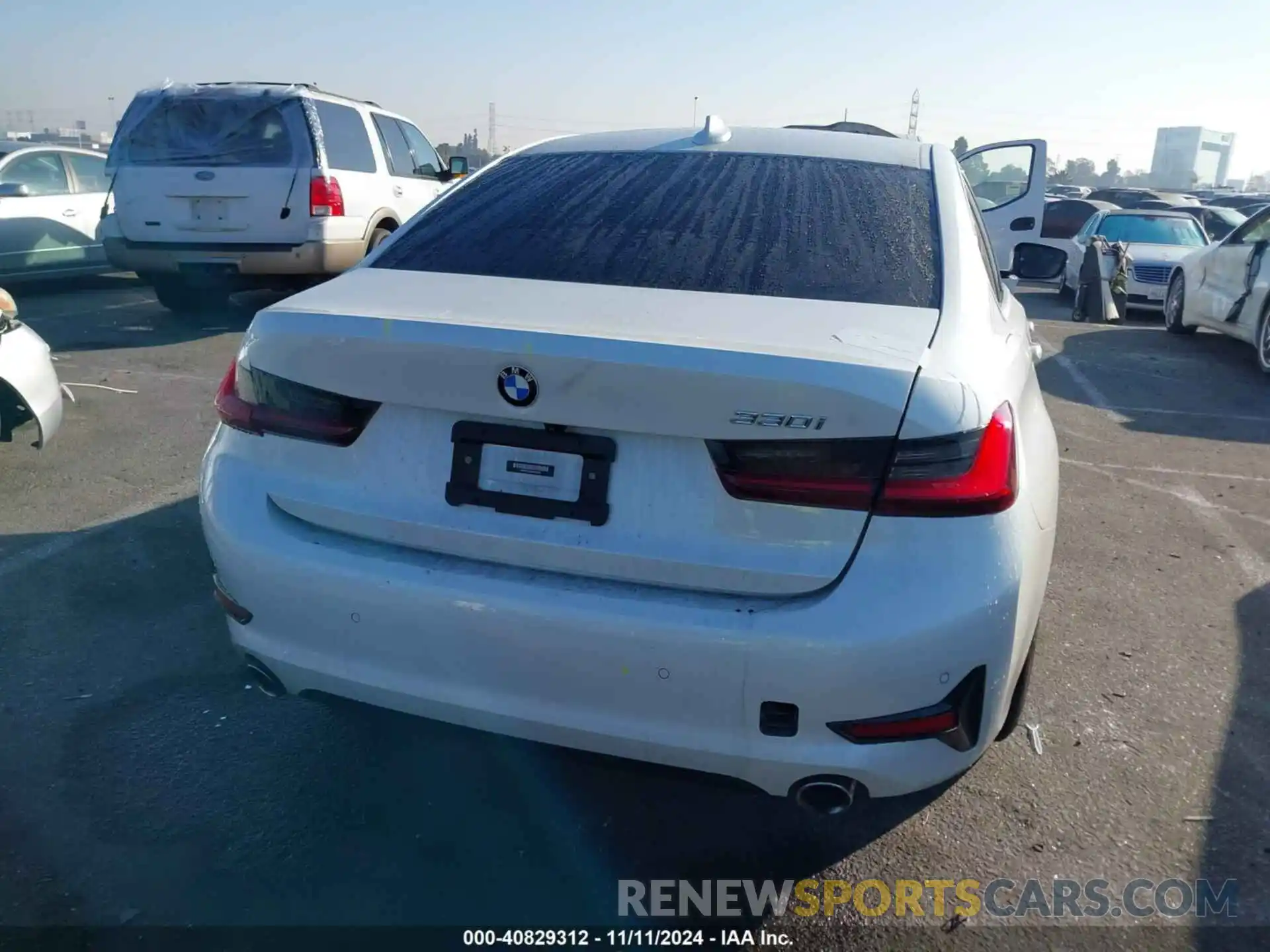 16 Photograph of a damaged car 3MW5R1J04N8C39447 BMW 330I 2022