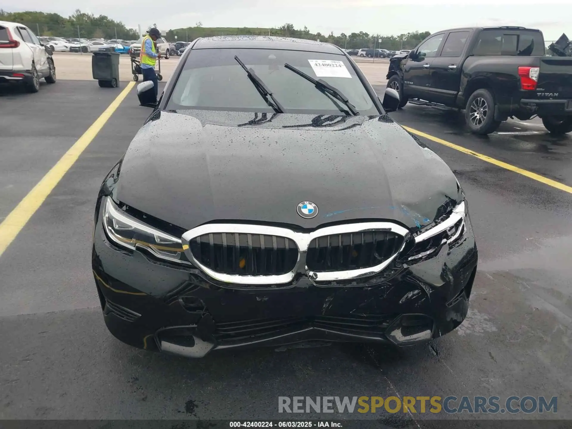 11 Photograph of a damaged car 3MW5R1J04N8C43708 BMW 330I 2022