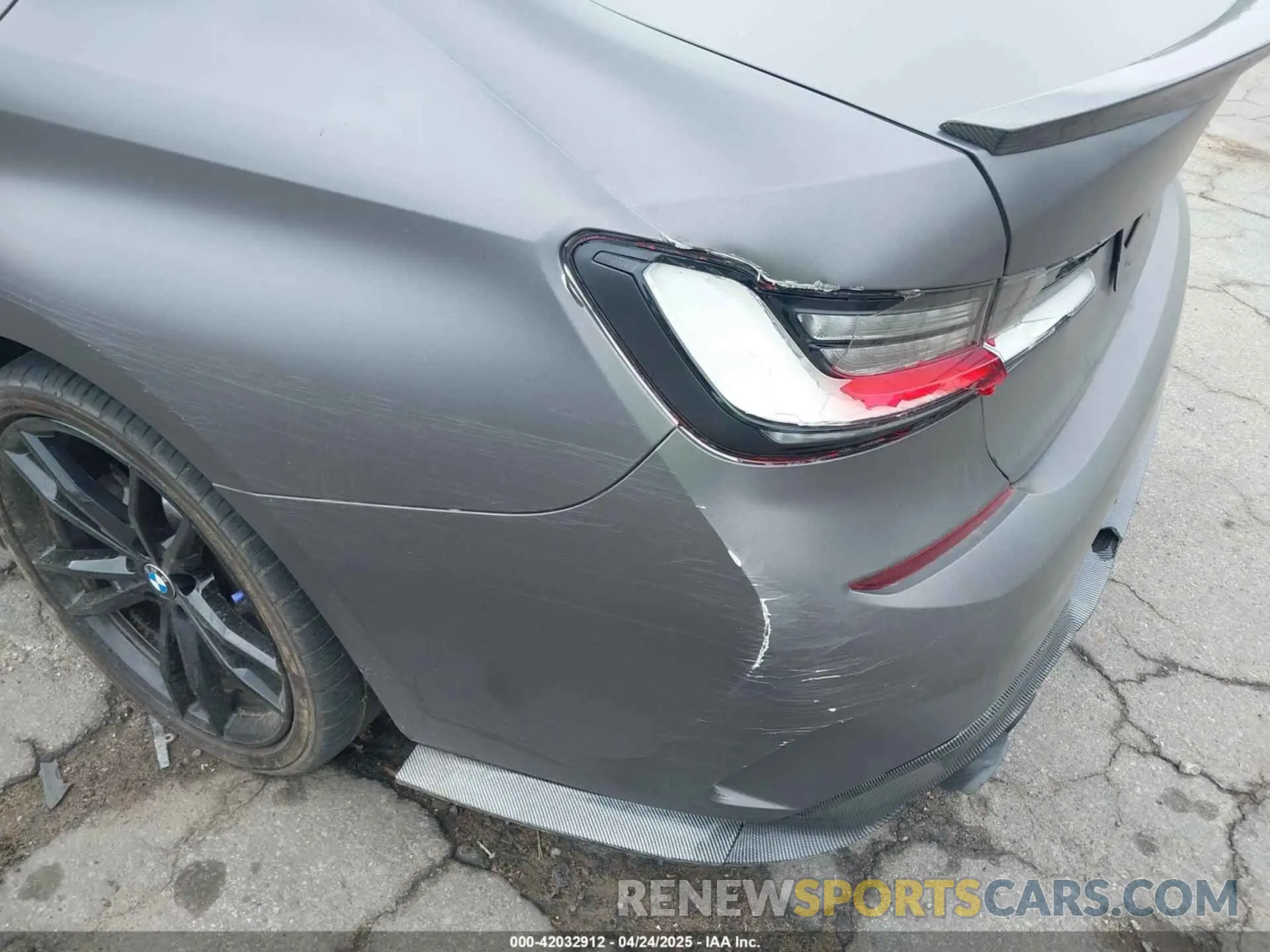 20 Photograph of a damaged car 3MW5R1J05N8C22351 BMW 330I 2022