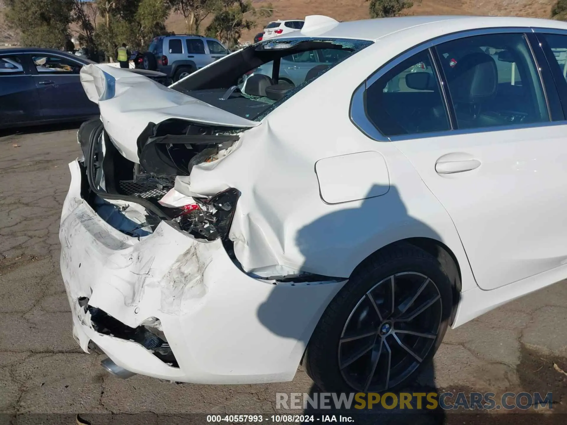 18 Photograph of a damaged car 3MW5R1J05N8C53583 BMW 330I 2022