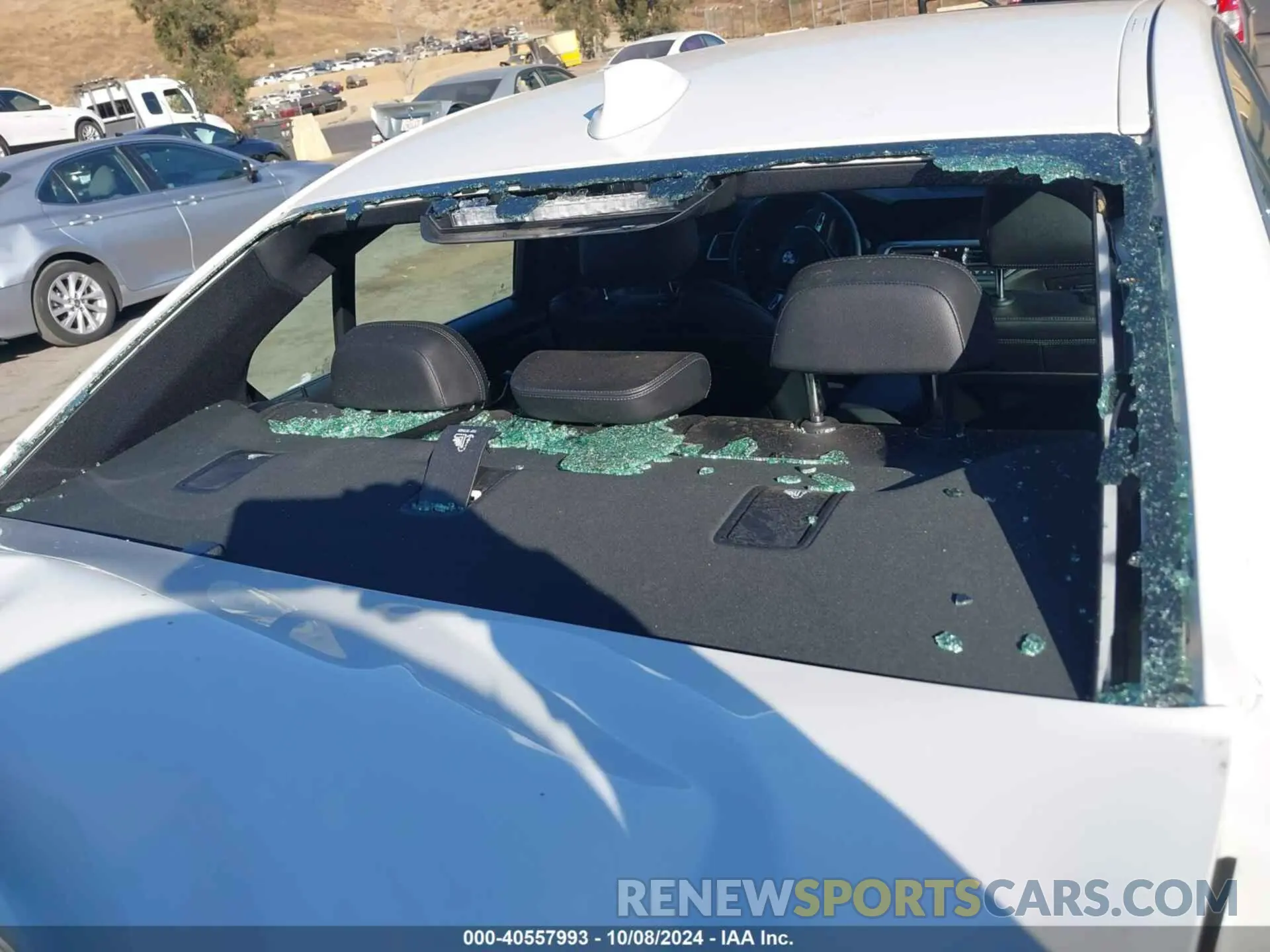 19 Photograph of a damaged car 3MW5R1J05N8C53583 BMW 330I 2022