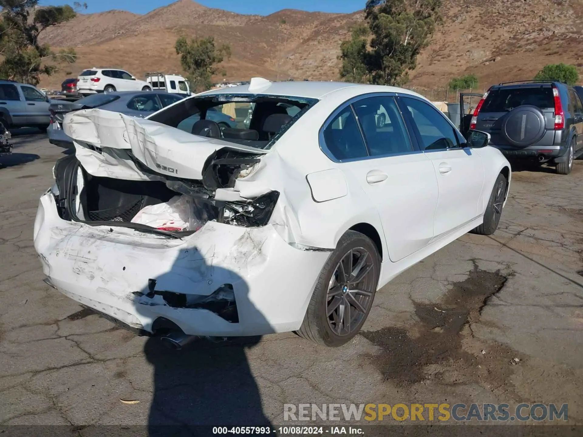 4 Photograph of a damaged car 3MW5R1J05N8C53583 BMW 330I 2022