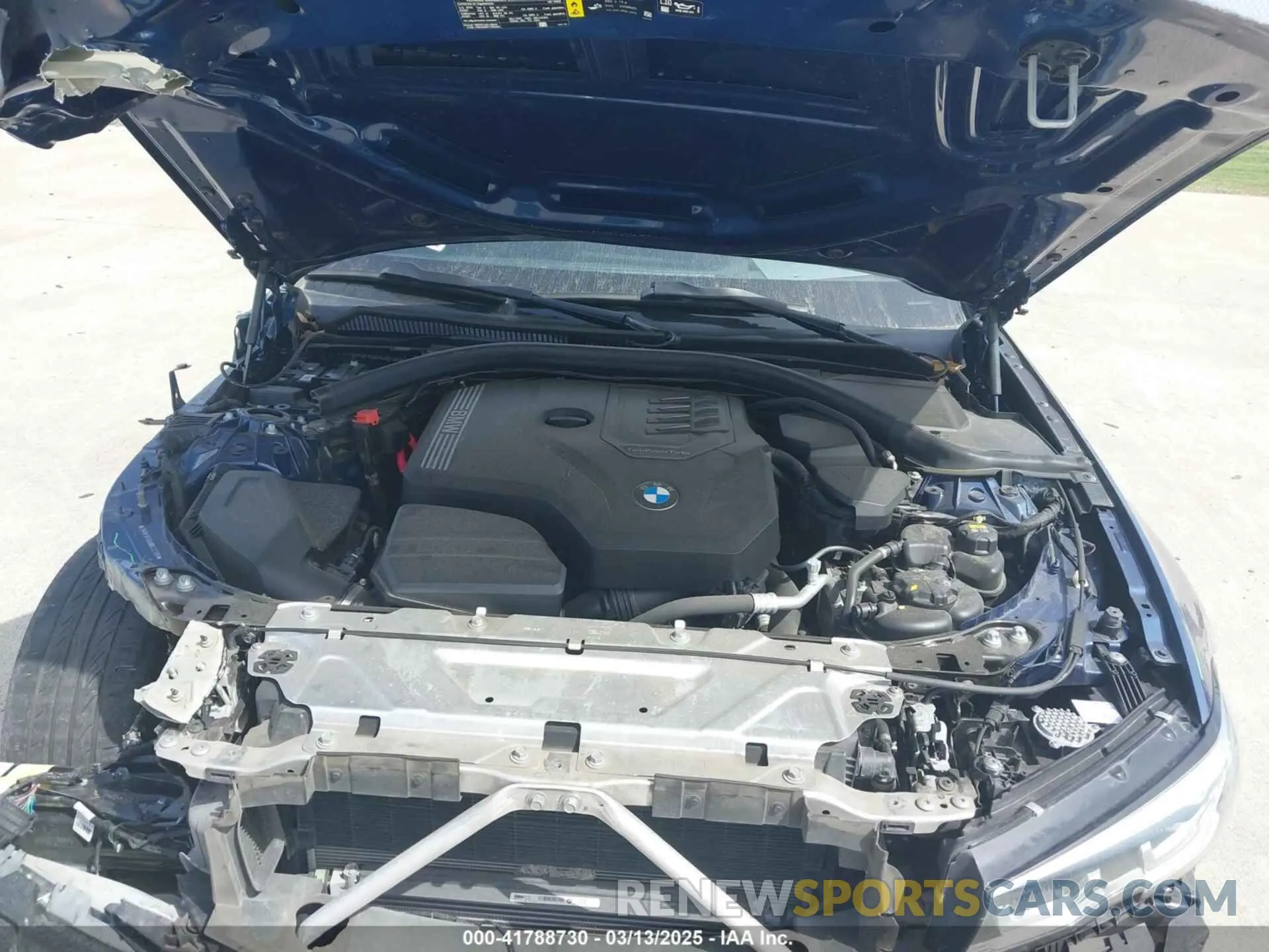 10 Photograph of a damaged car 3MW5R1J06N8C32399 BMW 330I 2022