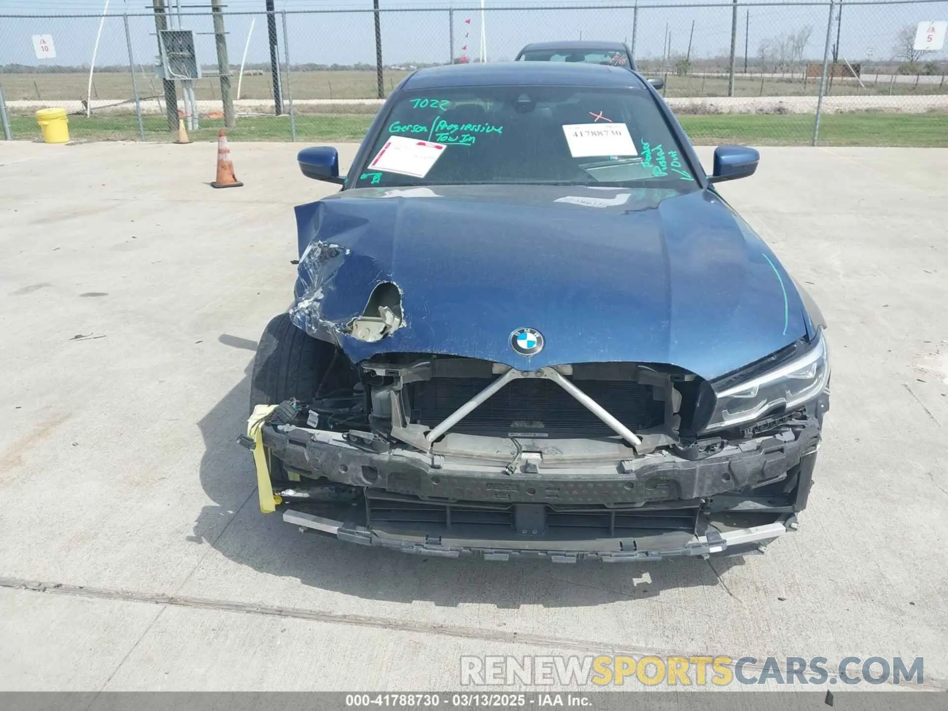 12 Photograph of a damaged car 3MW5R1J06N8C32399 BMW 330I 2022