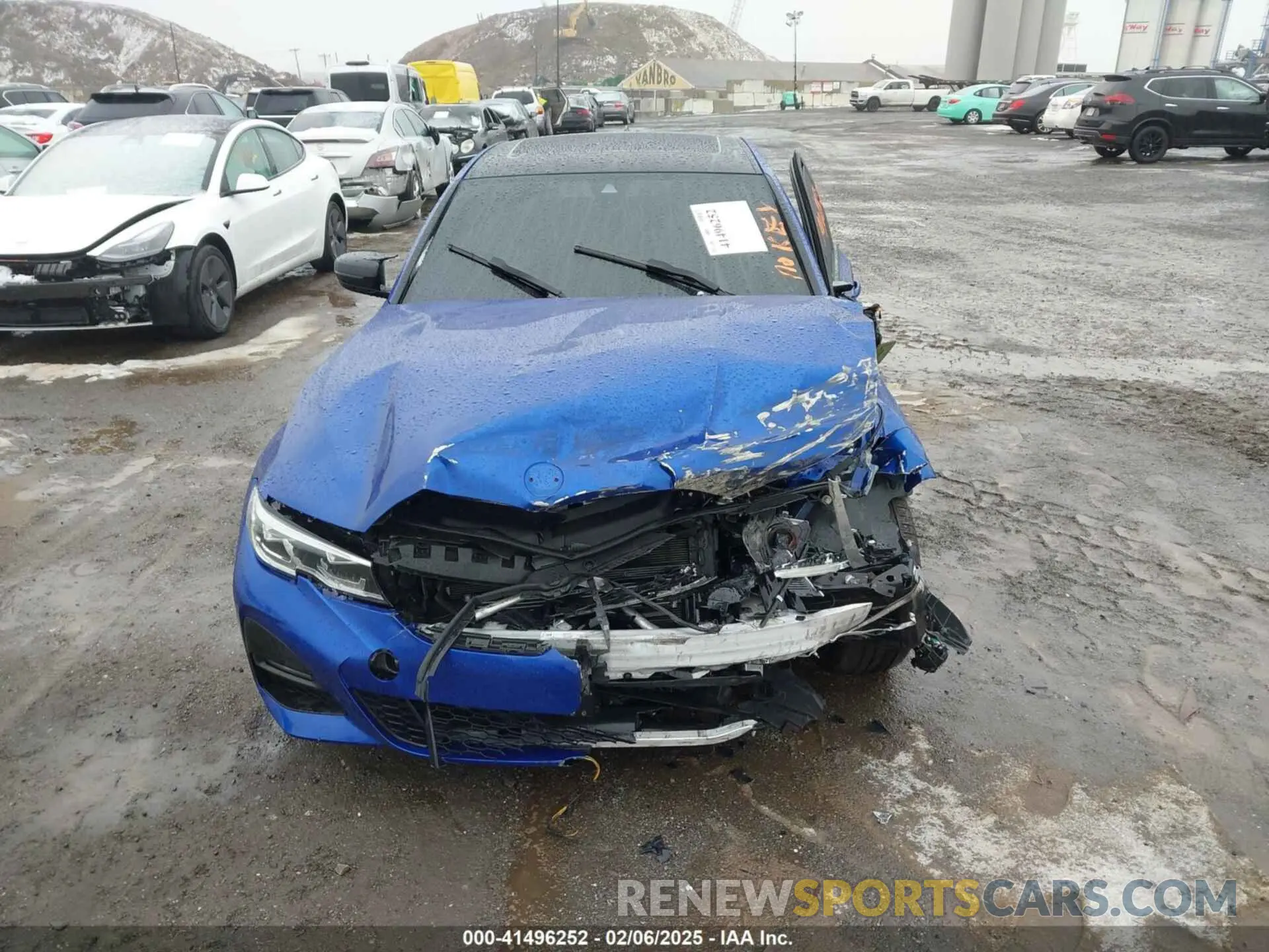 11 Photograph of a damaged car 3MW5R1J06N8C49056 BMW 330I 2022