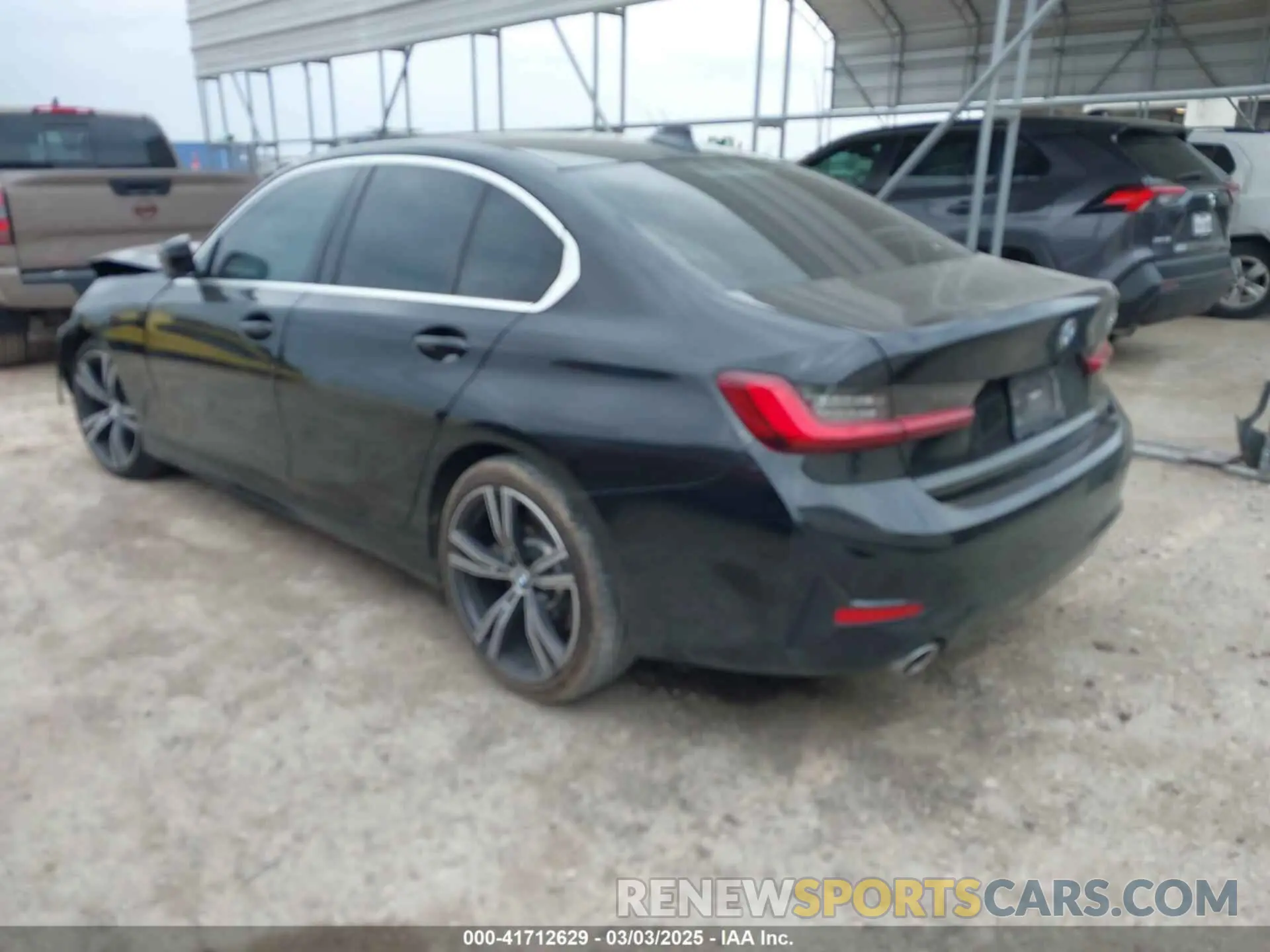 3 Photograph of a damaged car 3MW5R1J08N8C37393 BMW 330I 2022