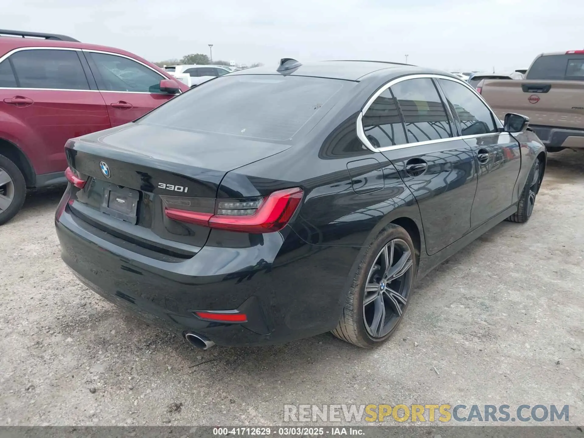 4 Photograph of a damaged car 3MW5R1J08N8C37393 BMW 330I 2022