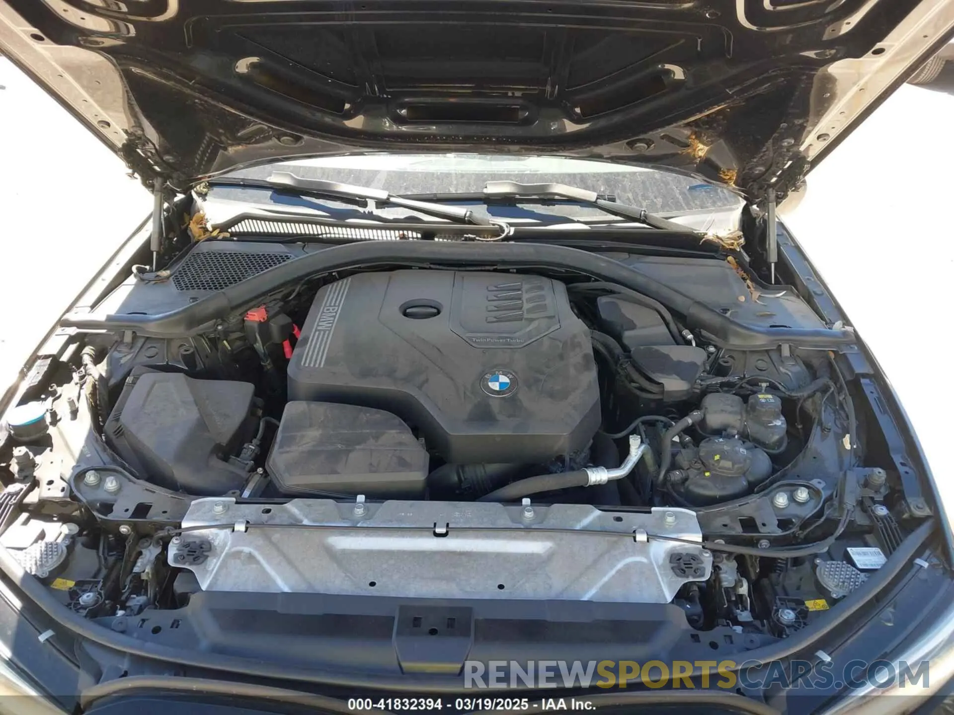 10 Photograph of a damaged car 3MW5R1J08N8C38592 BMW 330I 2022