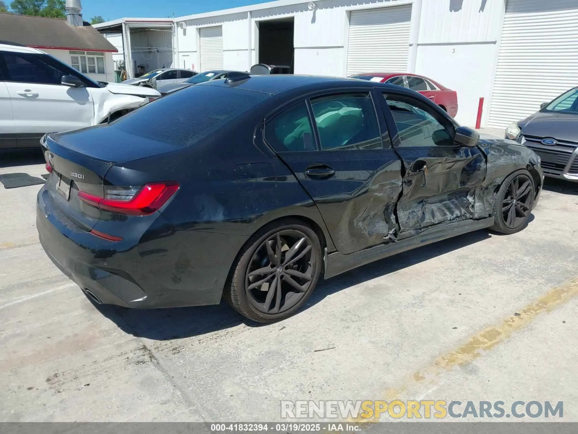 4 Photograph of a damaged car 3MW5R1J08N8C38592 BMW 330I 2022