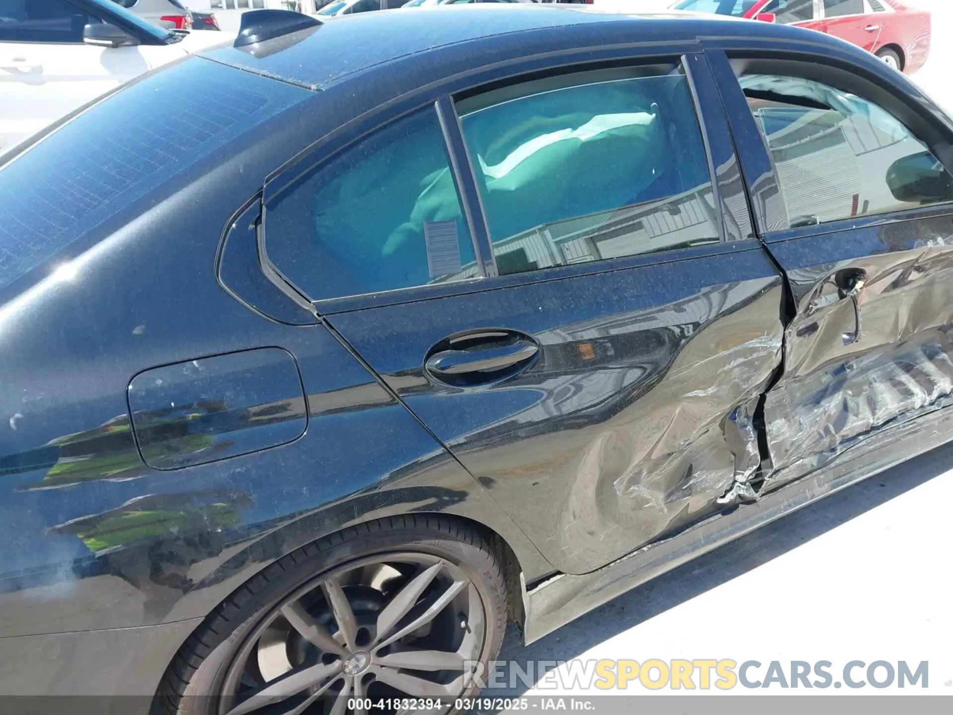 6 Photograph of a damaged car 3MW5R1J08N8C38592 BMW 330I 2022