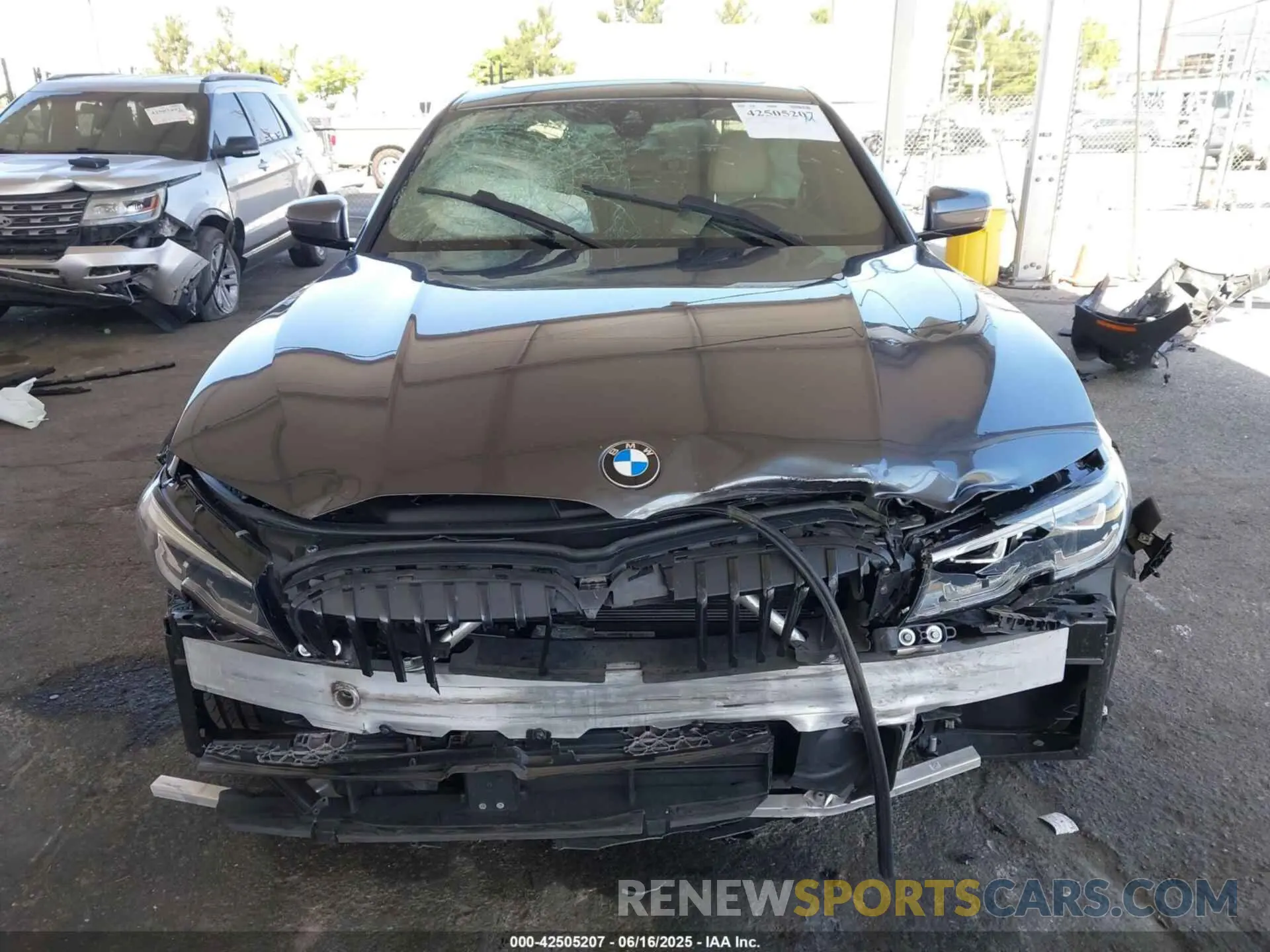 6 Photograph of a damaged car 3MW5R1J08N8C55960 BMW 330I 2022