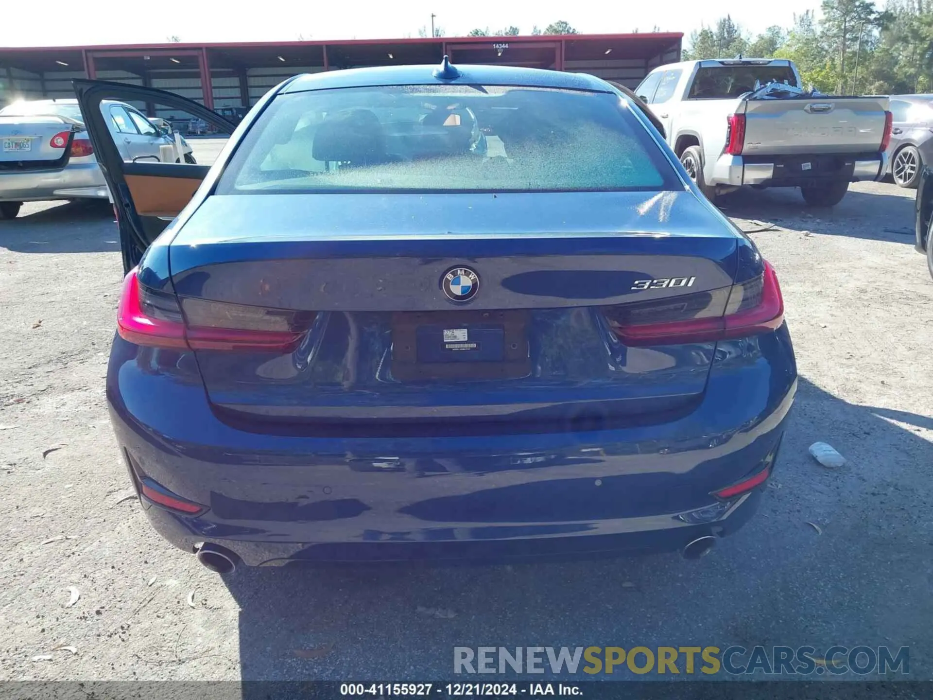 16 Photograph of a damaged car 3MW5R1J09N8C47267 BMW 330I 2022