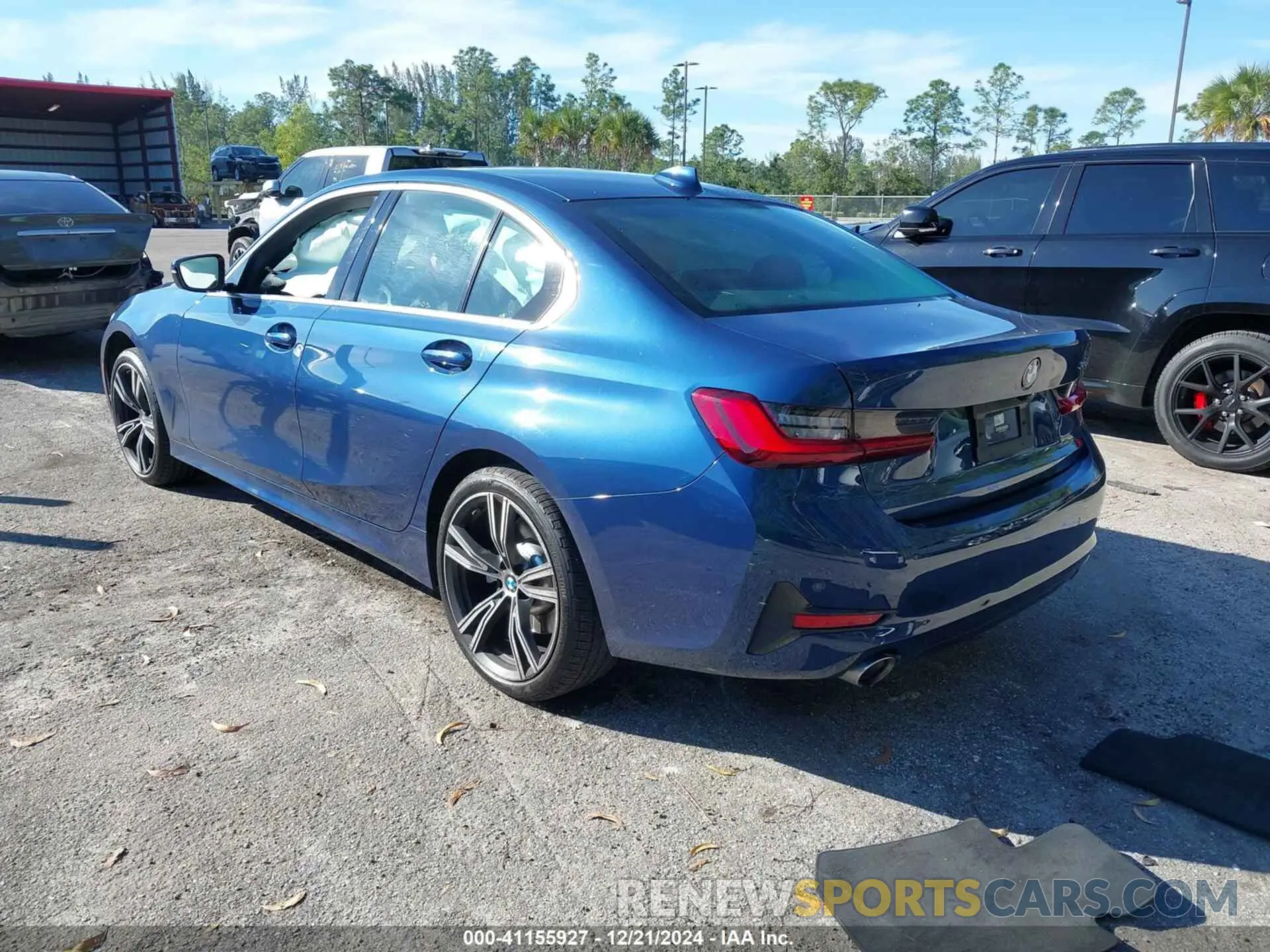 3 Photograph of a damaged car 3MW5R1J09N8C47267 BMW 330I 2022