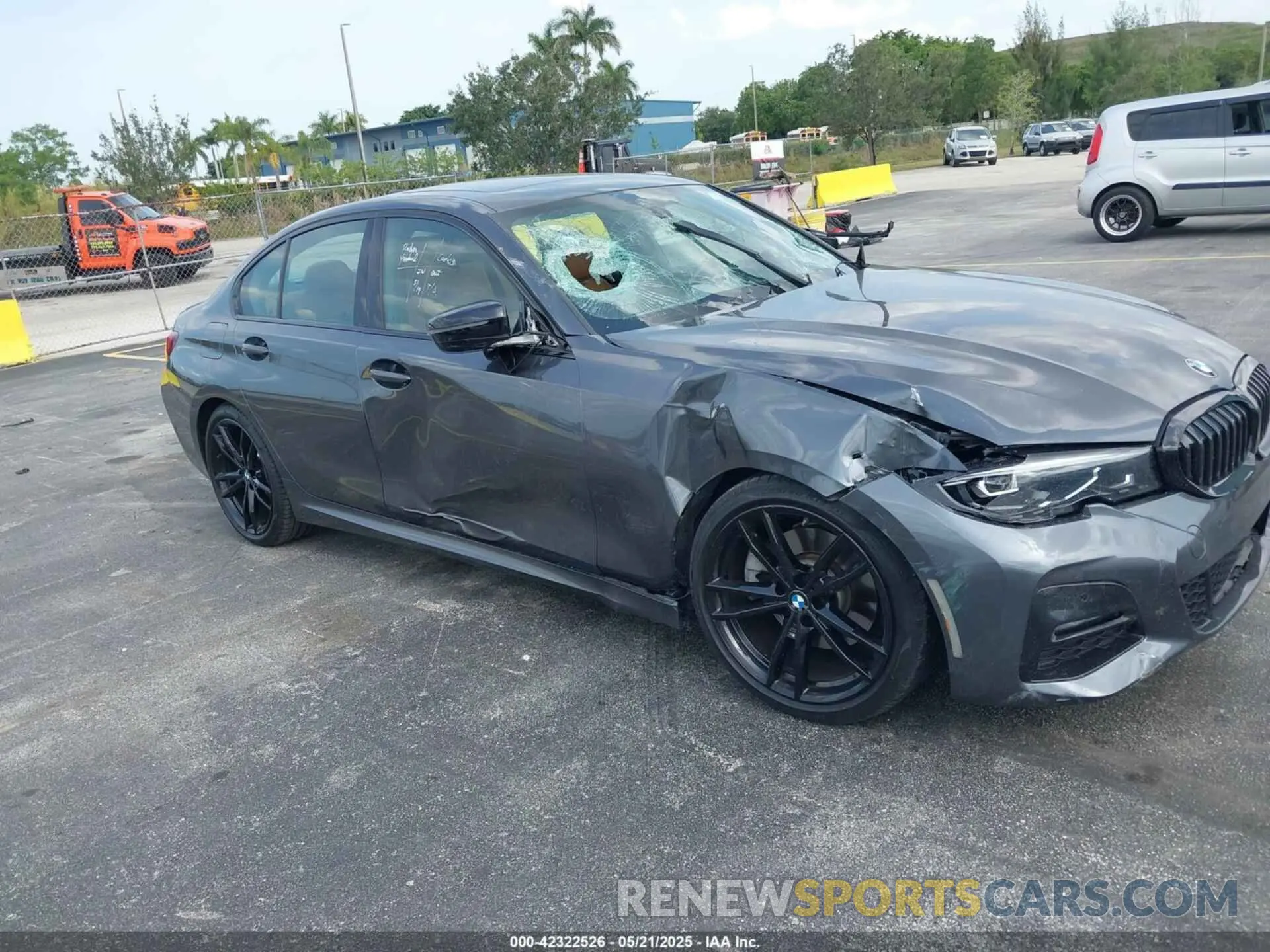 6 Photograph of a damaged car 3MW5R1J0XN8C41168 BMW 330I 2022