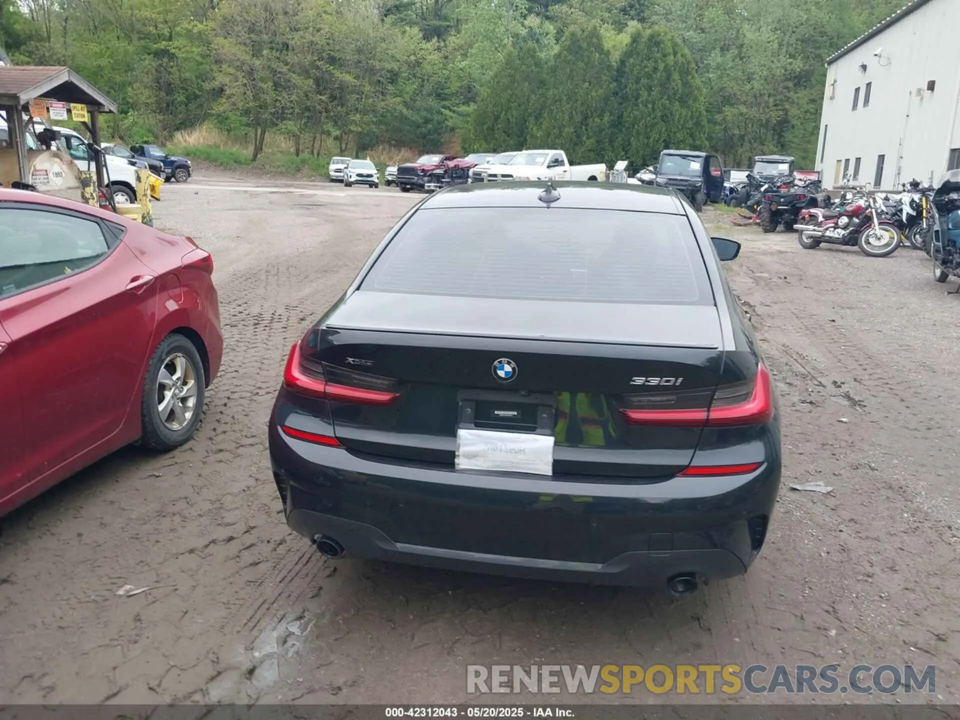 16 Photograph of a damaged car 3MW5R7J02N8C24917 BMW 330I 2022