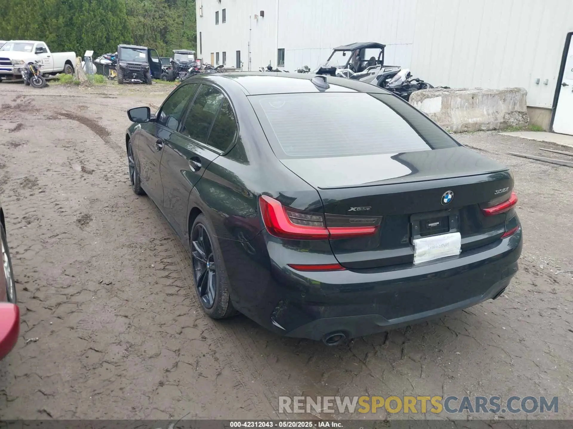 3 Photograph of a damaged car 3MW5R7J02N8C24917 BMW 330I 2022