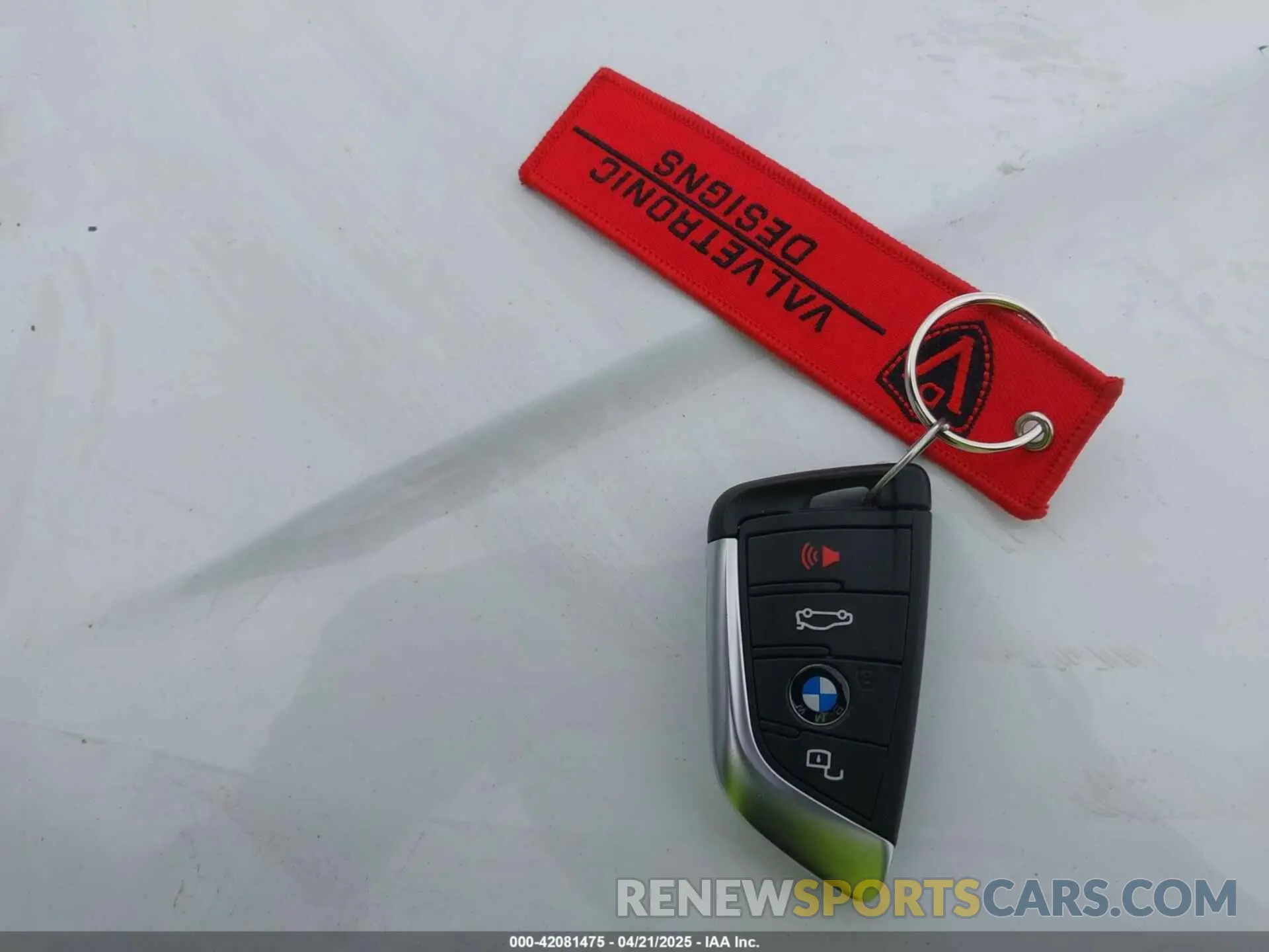 11 Photograph of a damaged car 3MW5R7J03N8C26594 BMW 330I 2022