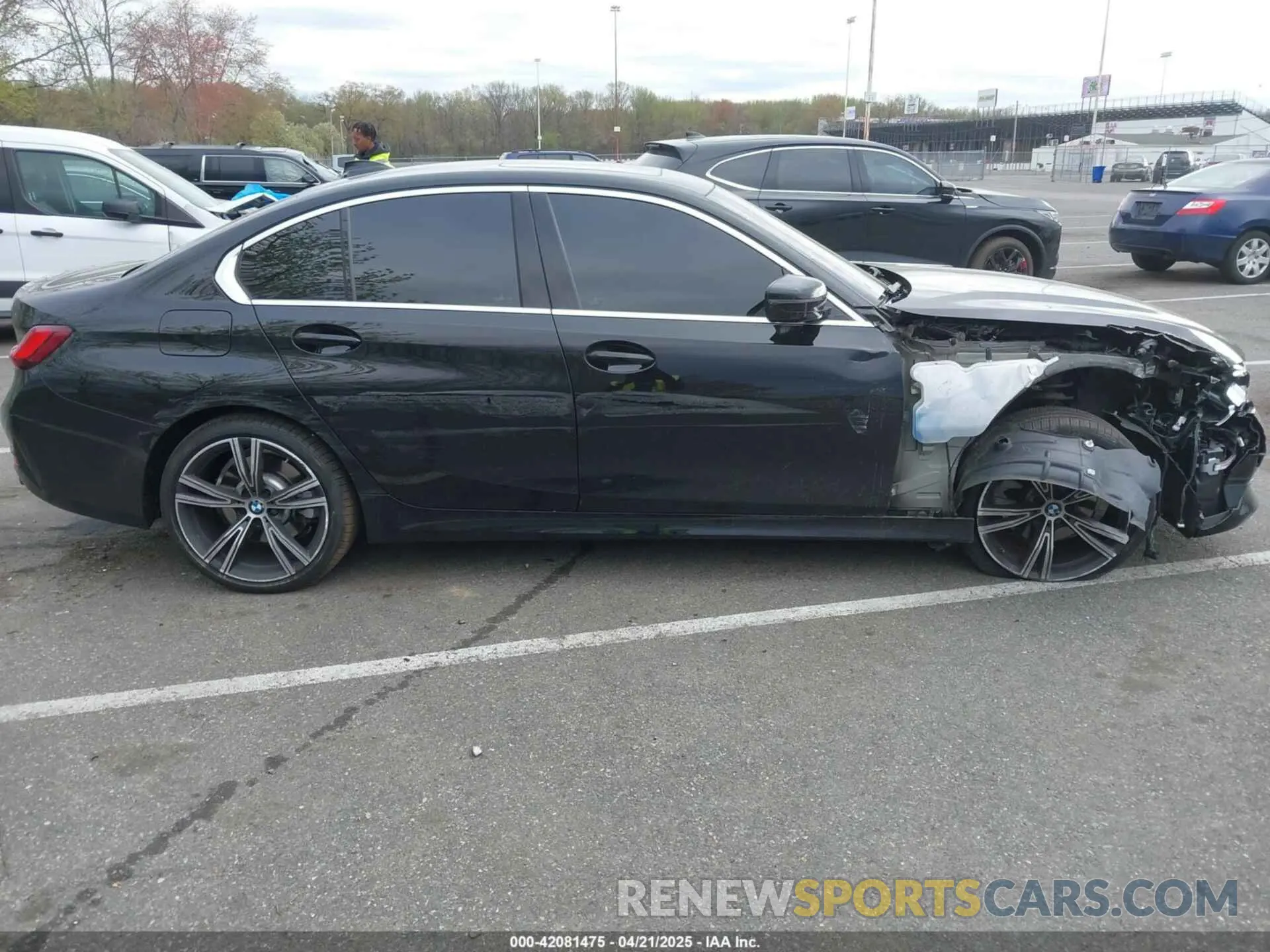 13 Photograph of a damaged car 3MW5R7J03N8C26594 BMW 330I 2022