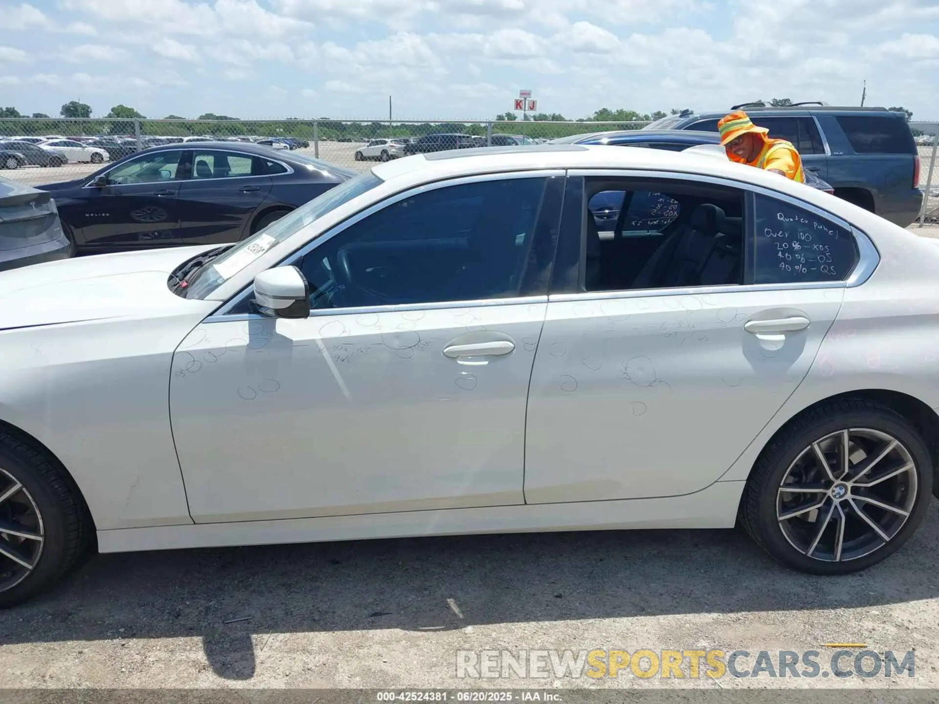 14 Photograph of a damaged car 3MW5R7J03N8C52967 BMW 330I 2022