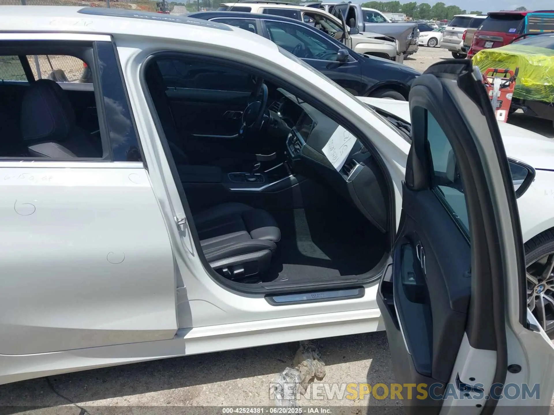5 Photograph of a damaged car 3MW5R7J03N8C52967 BMW 330I 2022