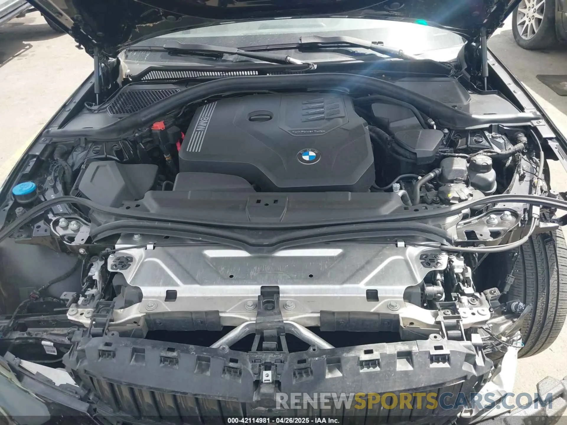 10 Photograph of a damaged car 3MW5R7J05N8C70113 BMW 330I 2022
