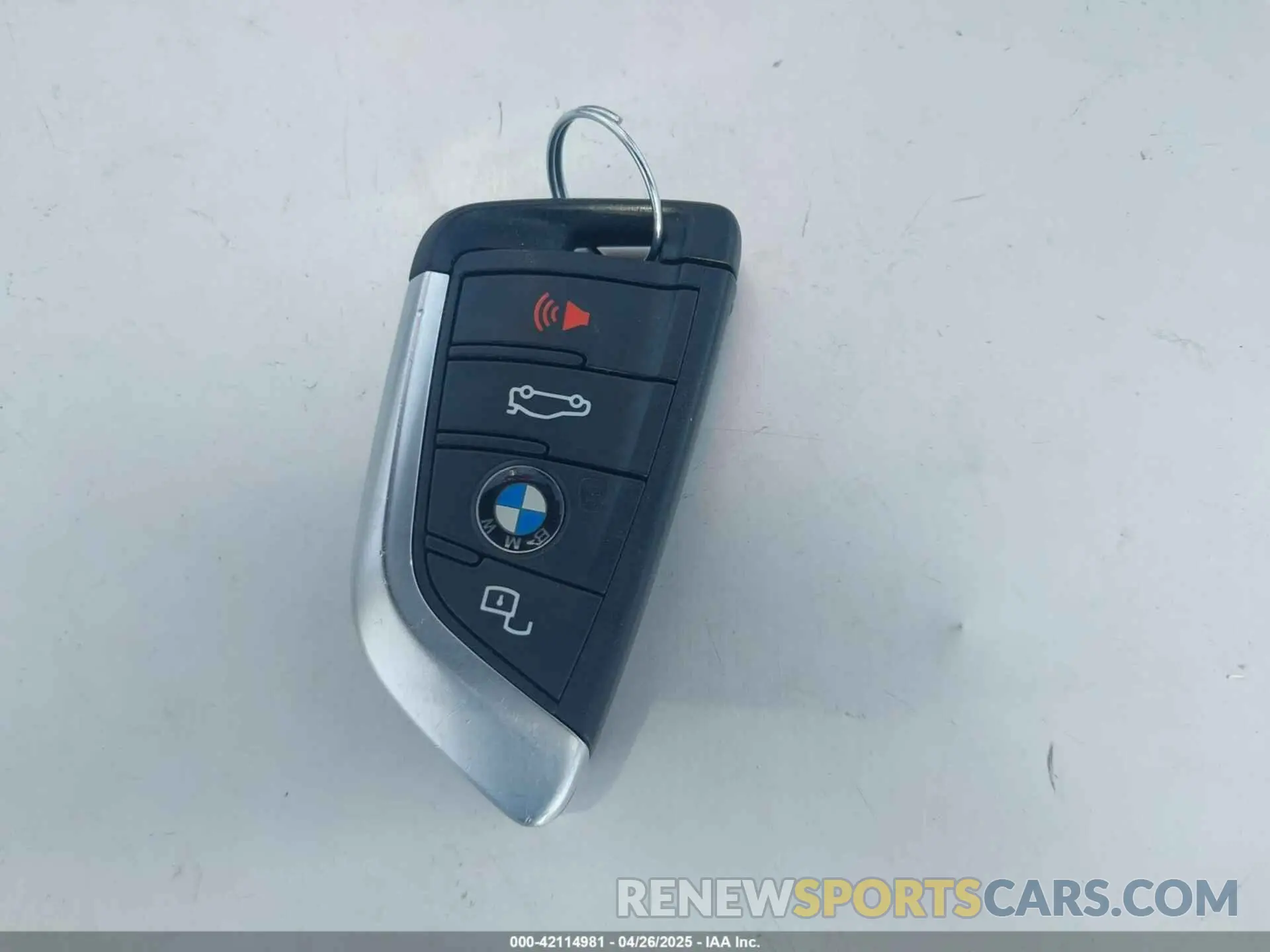 11 Photograph of a damaged car 3MW5R7J05N8C70113 BMW 330I 2022