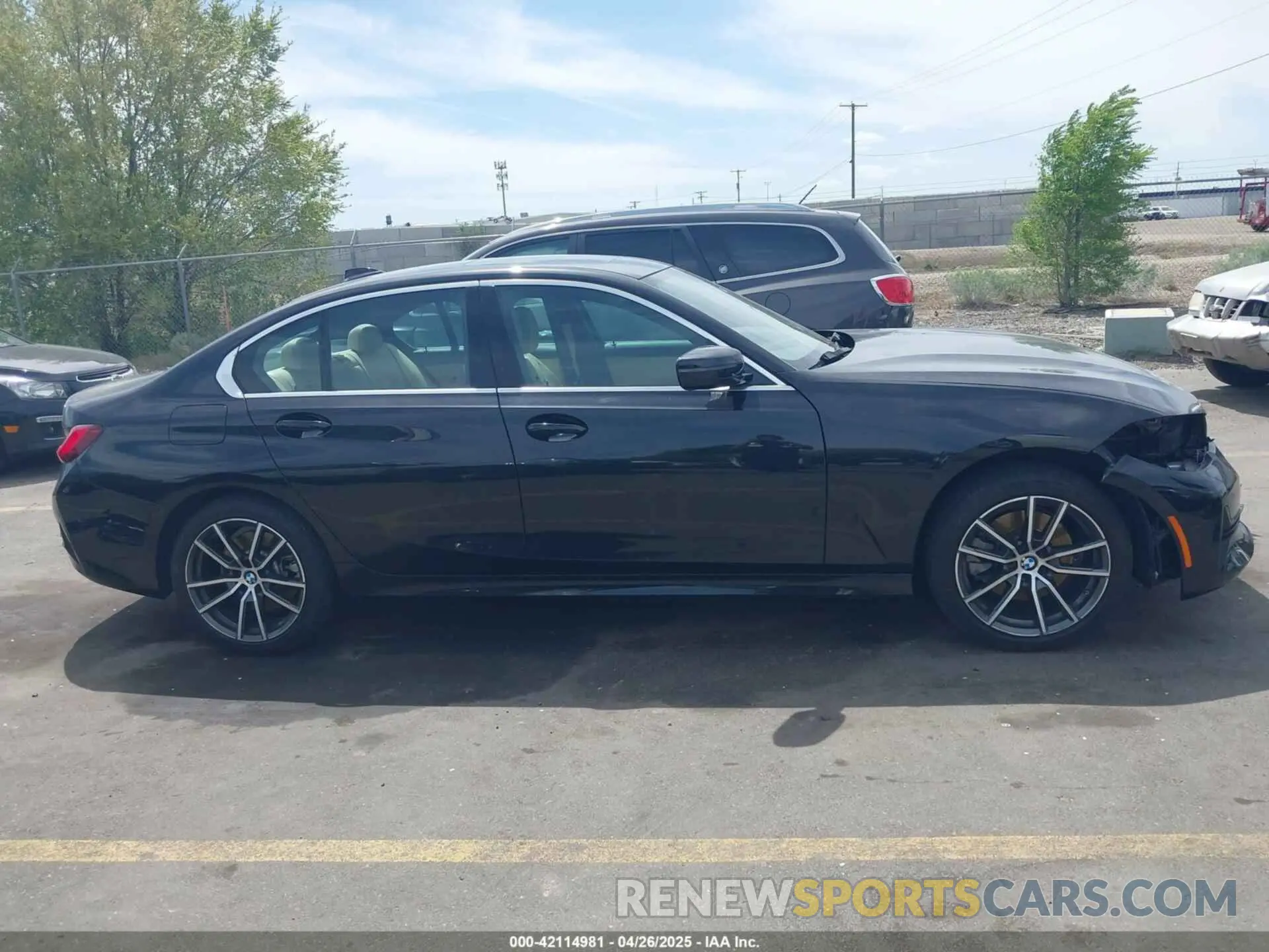14 Photograph of a damaged car 3MW5R7J05N8C70113 BMW 330I 2022