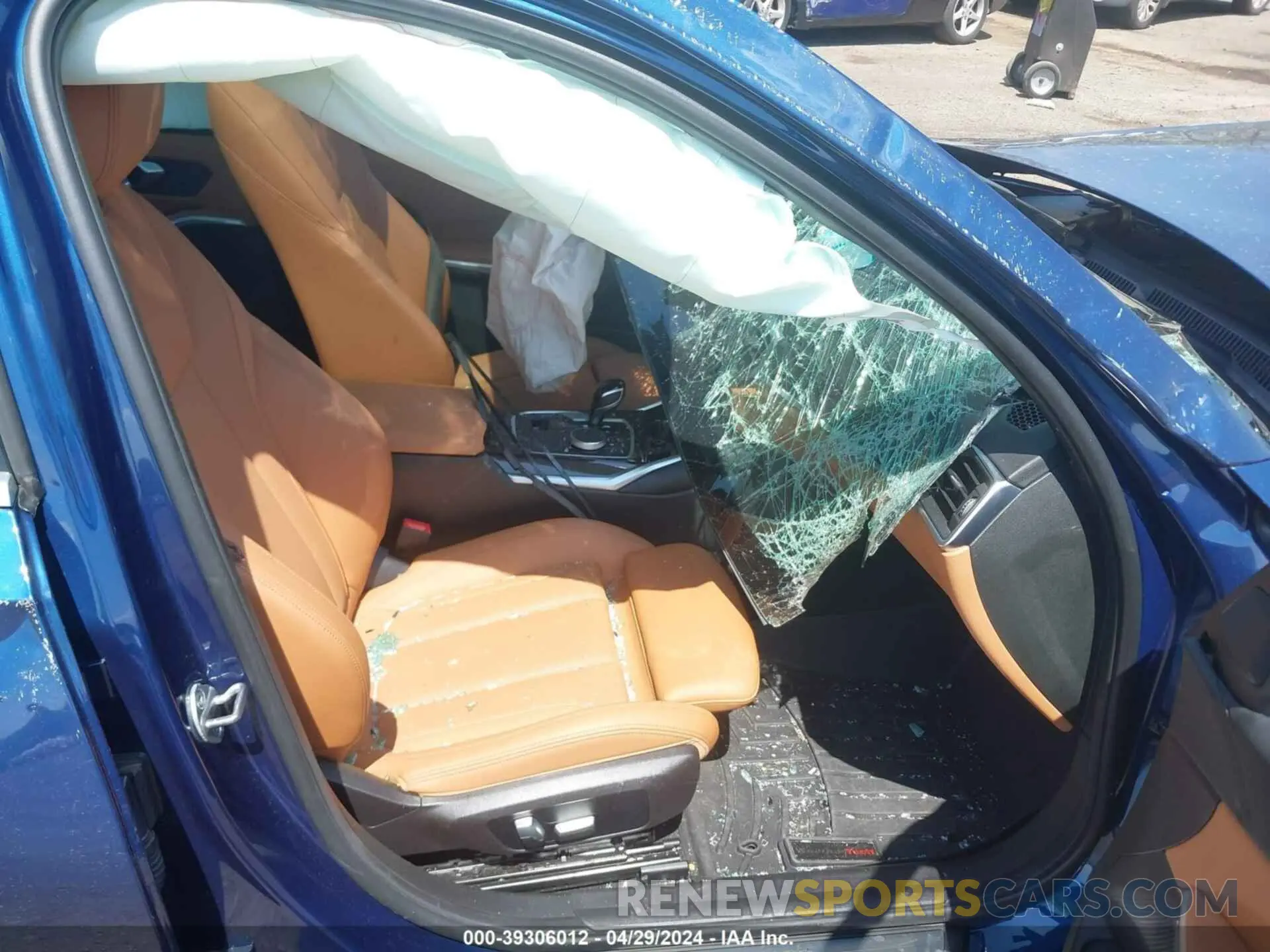 5 Photograph of a damaged car 3MW5R7J0XN8C38693 BMW 330I 2022