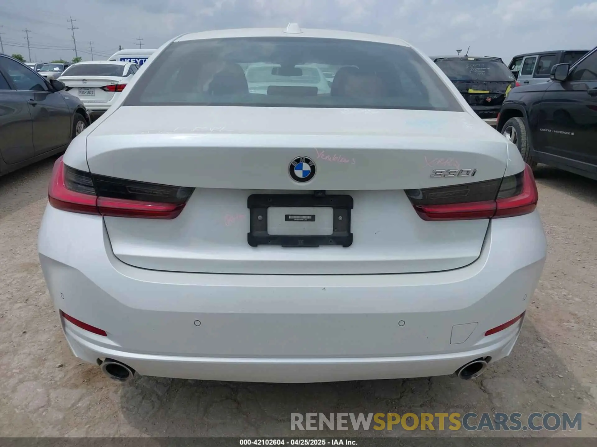 16 Photograph of a damaged car 3MW69FF00P8D11967 BMW 330I 2023